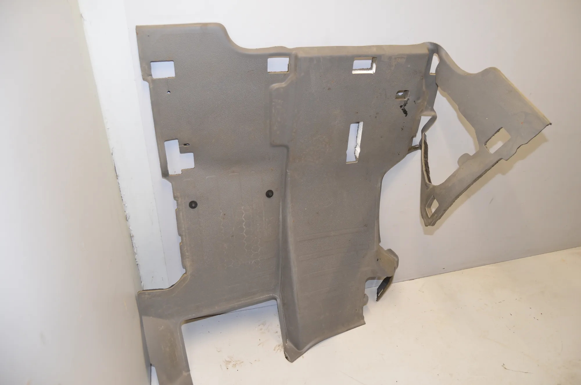 Interior Mat – OEM 7C1863704F · VW CRAFTER Furgon (SY_) (2016 - -) 2.0 TDI 2022 – 2