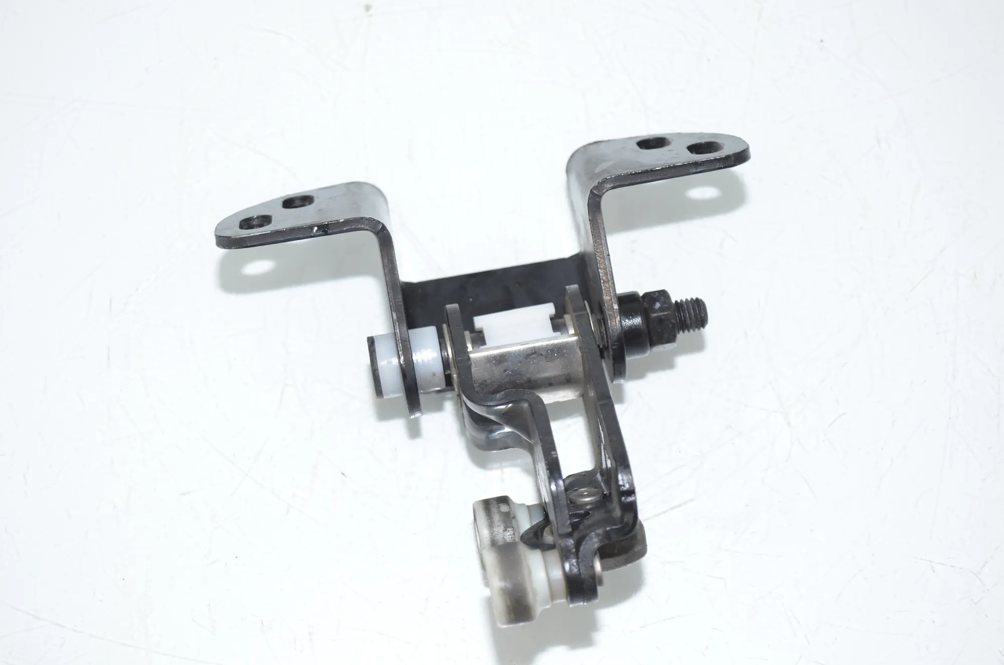 Side Door Guide – OEM 7C0843304 · VW CRAFTER Furgon (SY_) (2016 - -) 2.0 TDI 2022 – 3