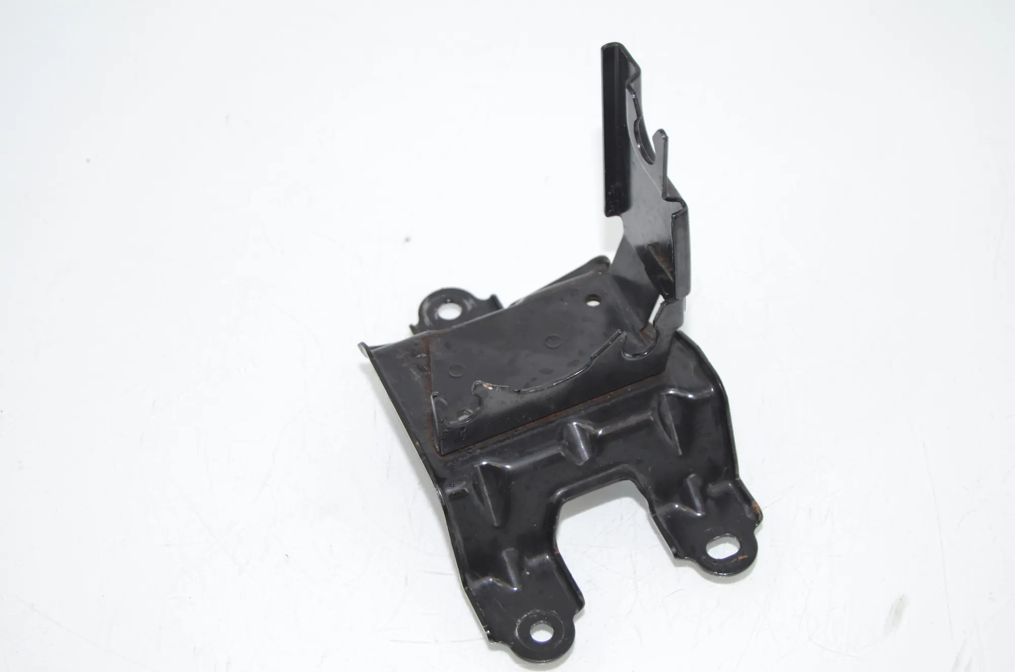 Bracket – OEM 2N1614235 · VW CRAFTER Furgon (SY_) (2016 - -) 2.0 TDI 2022 – 2