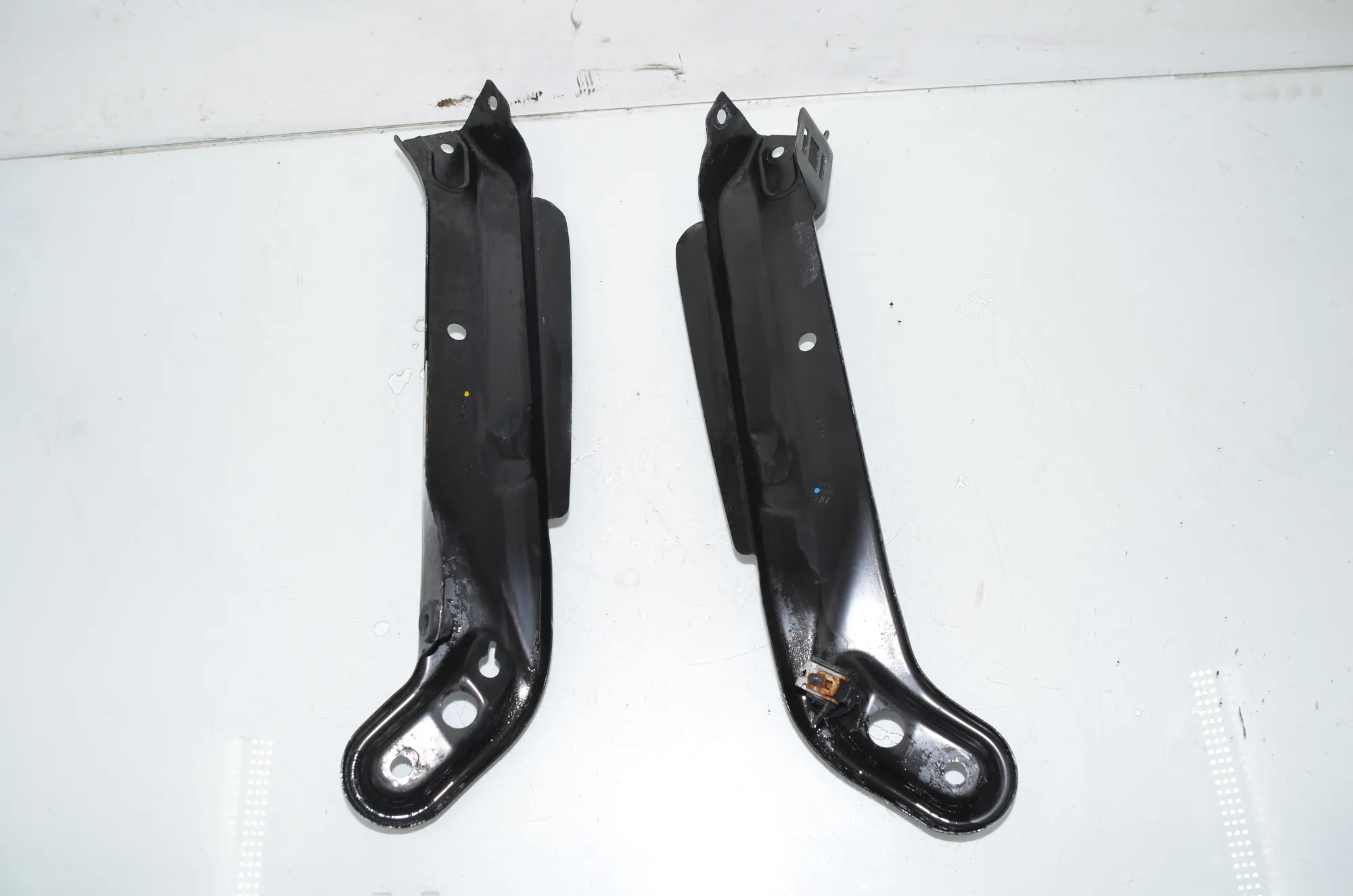 Other Body Parts – OEM 7C0805931A · VW CRAFTER Furgon (SY_) (2016 - -) 2.0 TDI 2022
