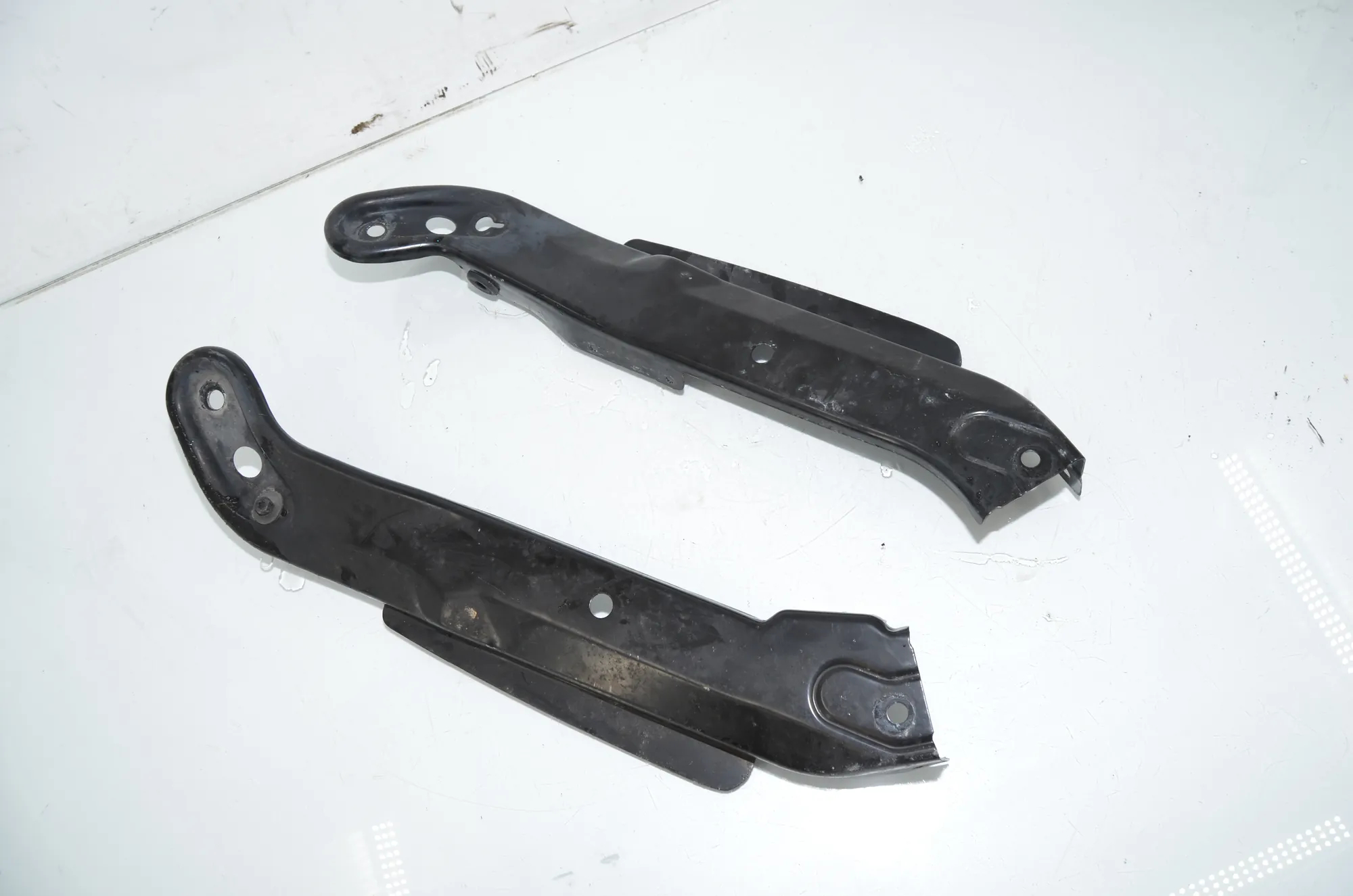 Other Body Parts – OEM 7C0805931A · VW CRAFTER Furgon (SY_) (2016 - -) 2.0 TDI 2022 – 3
