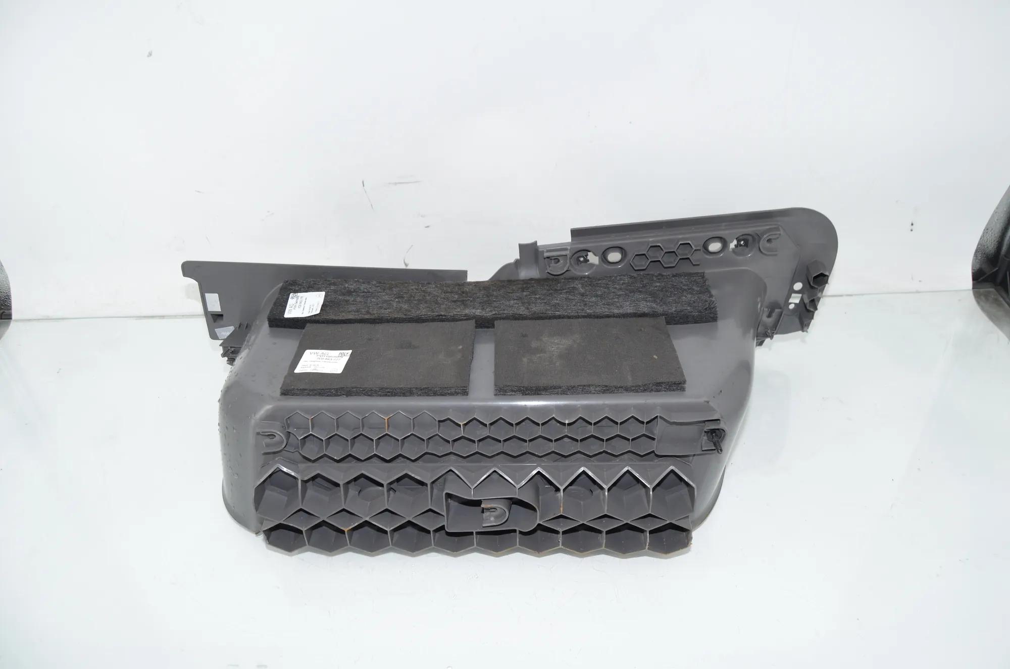 Other Trim Parts – OEM 7C0863735 · VW CRAFTER Furgon (SY_) (2016 - -) 2.0 TDI 2022 – 3
