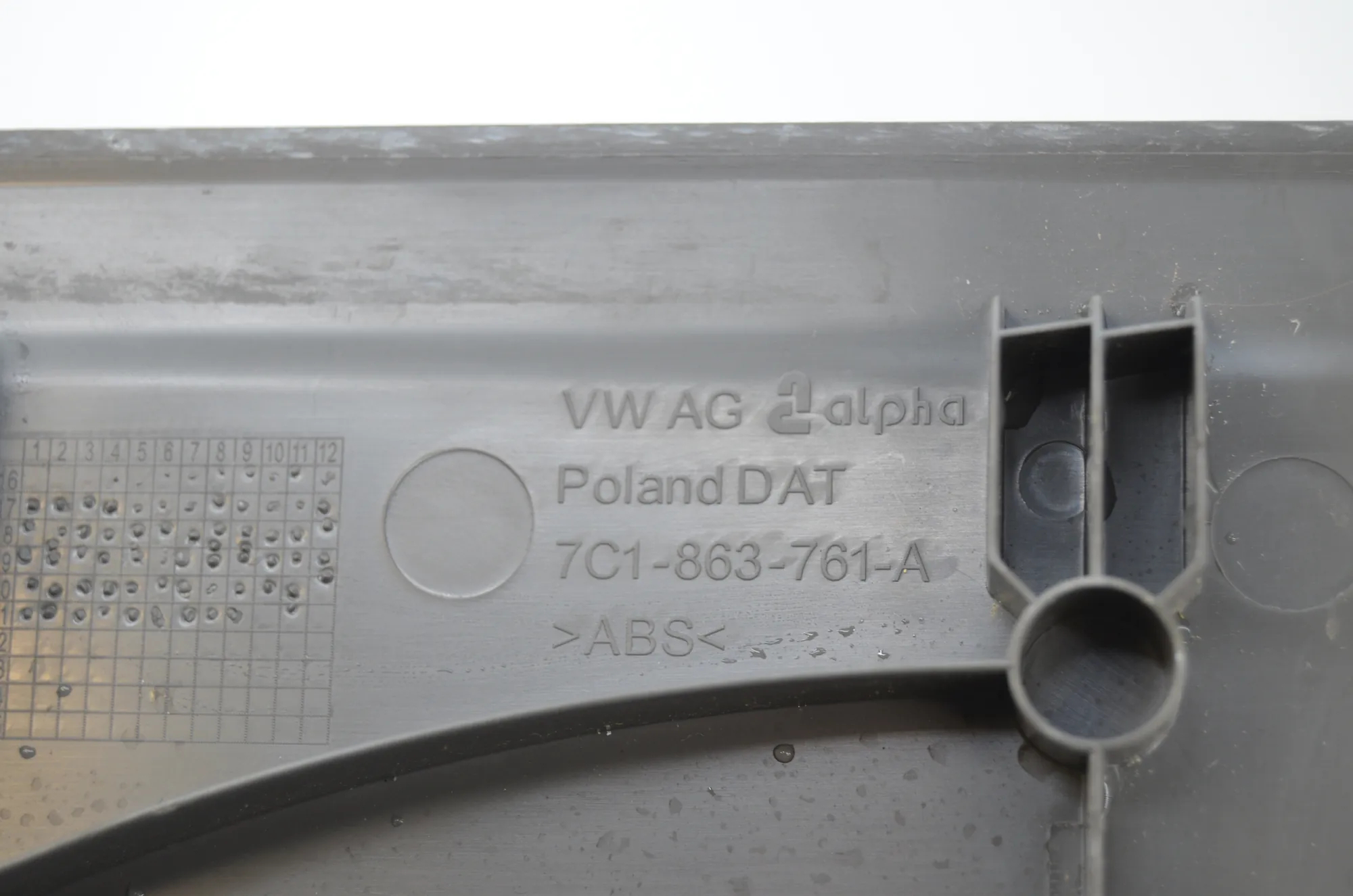 Other Trim Parts – OEM 7C1863761A · VW CRAFTER Furgon (SY_) (2016 - -) 2.0 TDI 2022 – 4