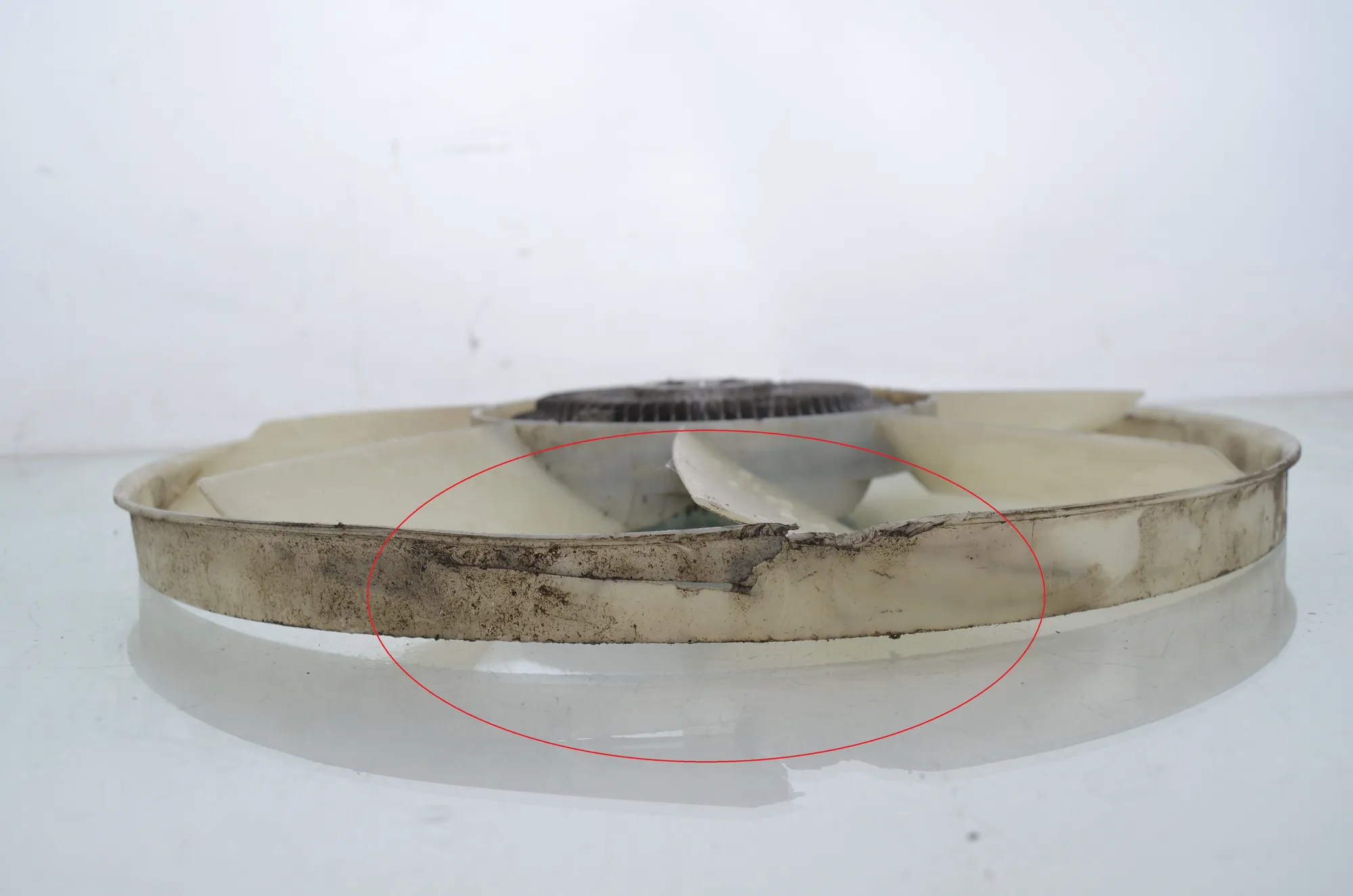 A/C Air Condition Fan – OEM 04L121301A · VW CRAFTER Furgon (SY_) (2016 - -) 2.0 TDI 2022 – 2