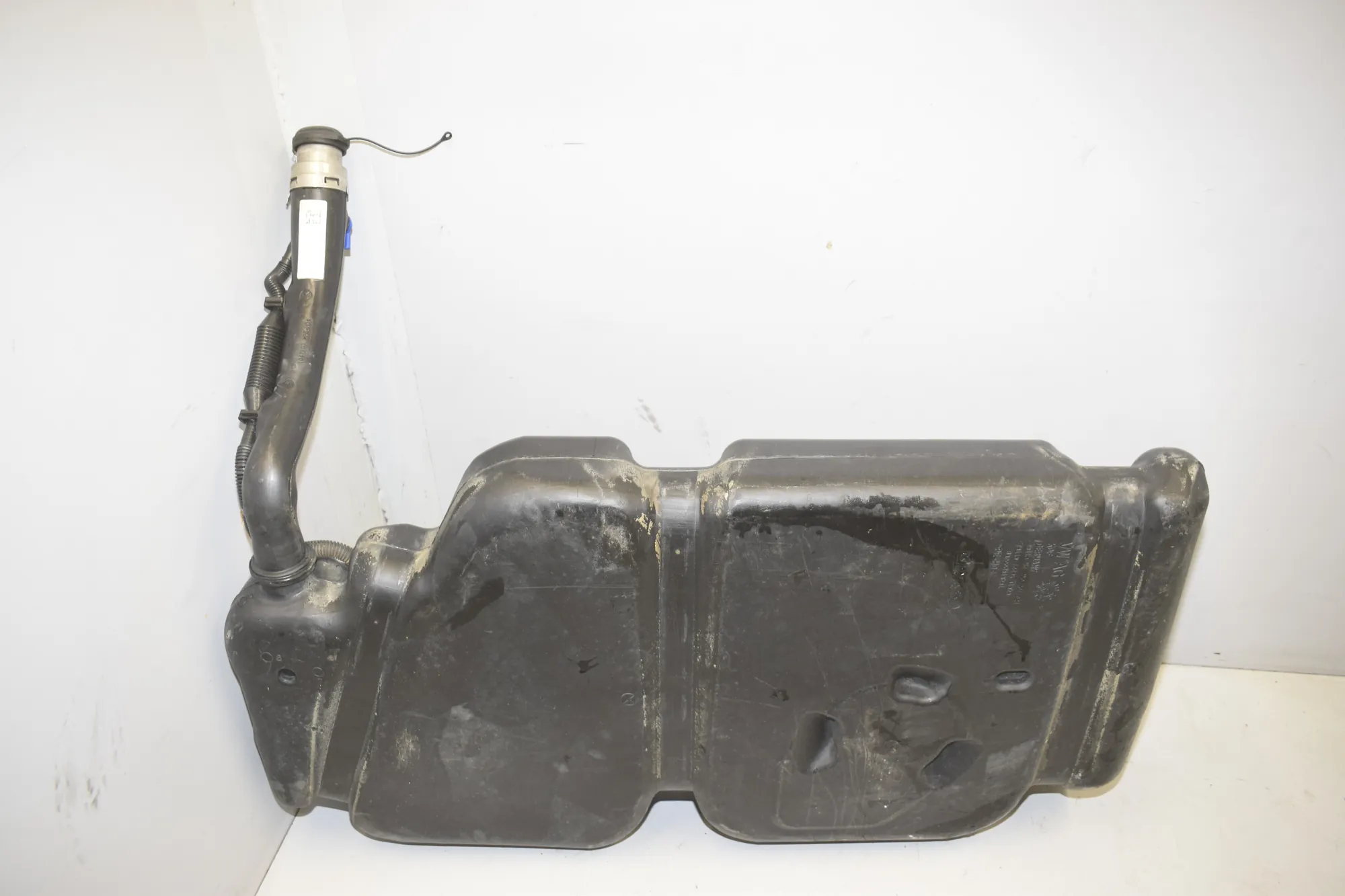 Fuel Tank – OEM 104710900498 · VW CRAFTER Furgon (SY_) (2016 - -) 2.0 TDI 2022 – 4