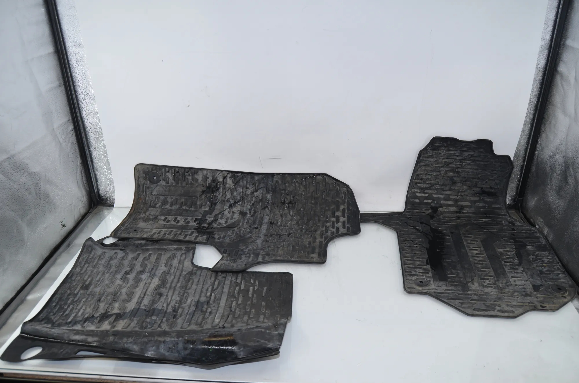 Floor Mat Set – OEM 7C1061502A · VW CRAFTER Furgon (SY_) (2016 - -) 2.0 TDI 2022
