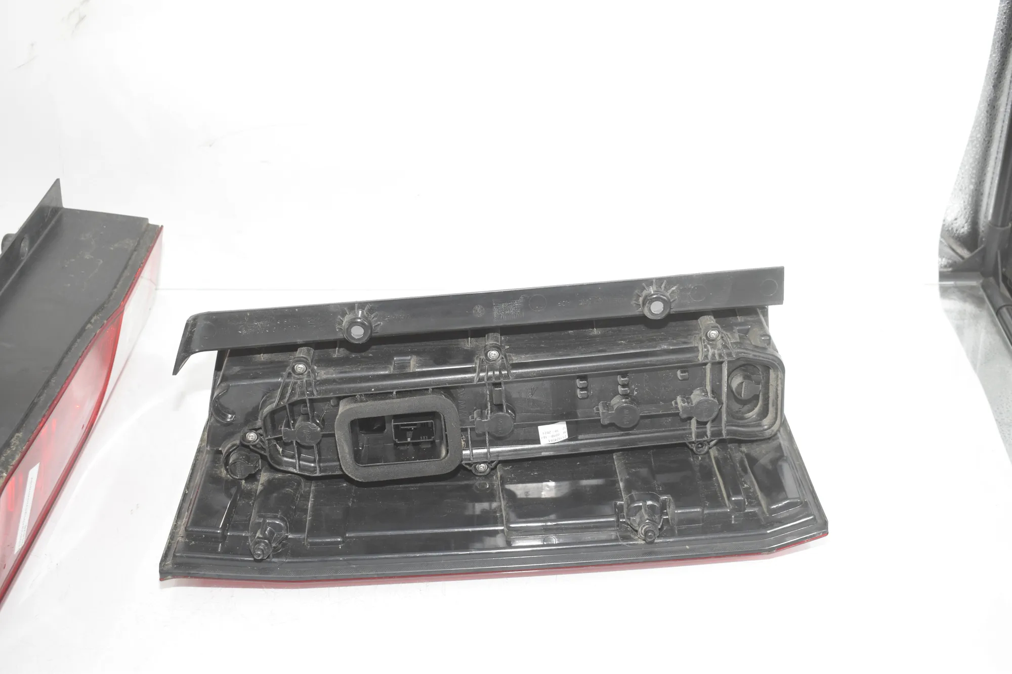 Rear Tail Light Set – OEM 7C0945095H · VW CRAFTER Furgon (SY_) (2016 - -) 2.0 TDI 2022 – 8