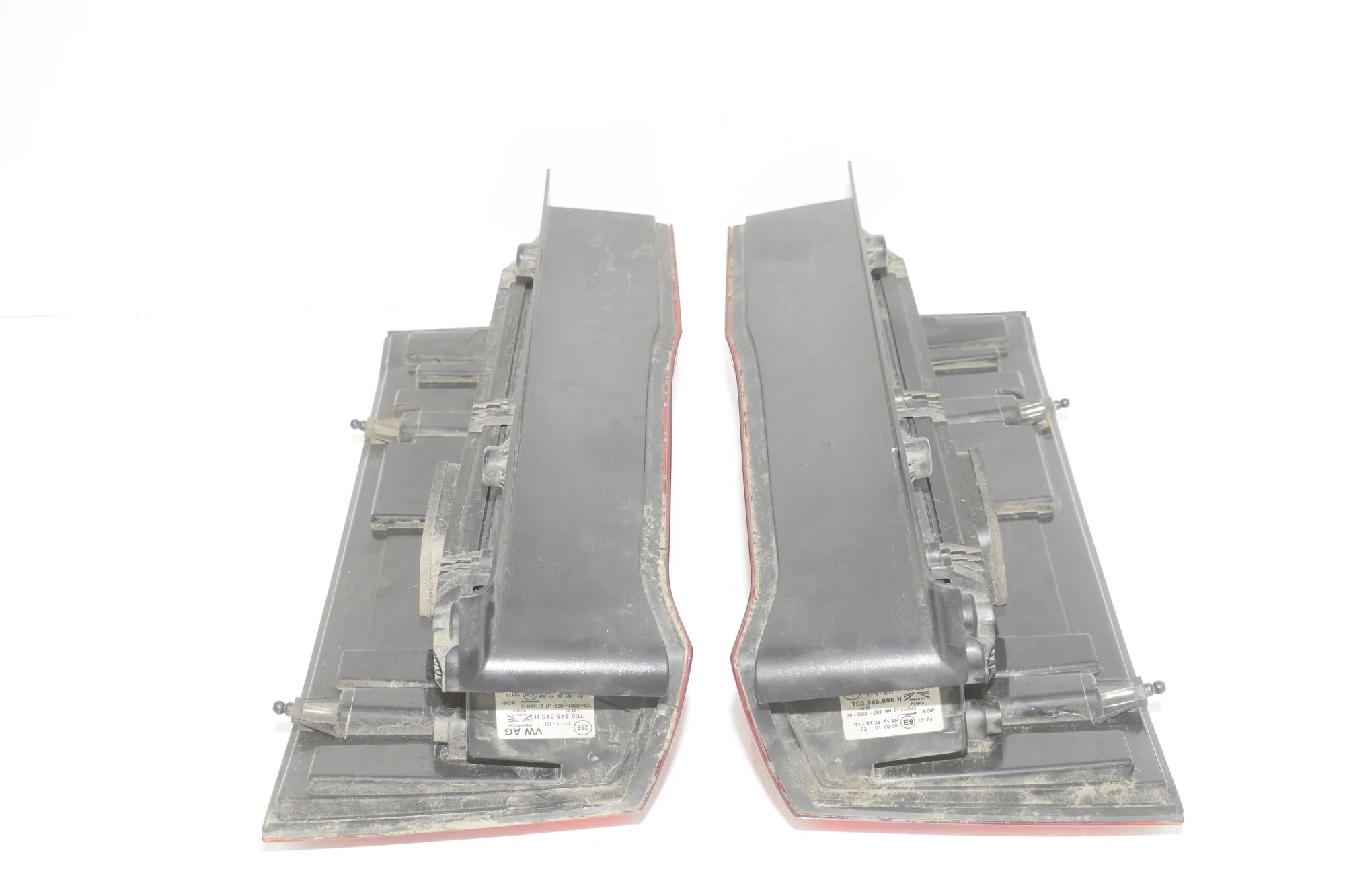Rear Tail Light Set – OEM 7C0945095H · VW CRAFTER Furgon (SY_) (2016 - -) 2.0 TDI 2022 – 7