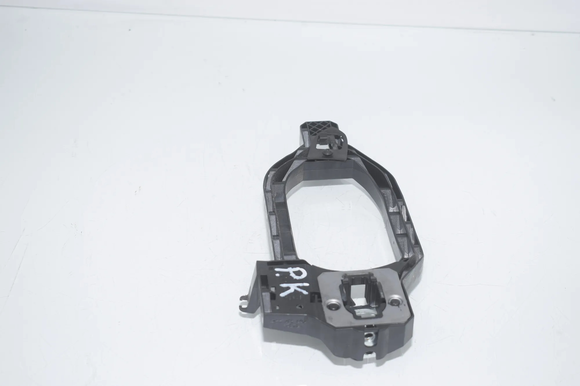Front Left Door Interior Handle Frame – OEM 0107292001 · VW CRAFTER Furgon (SY_) (2016 - -) 2.0 TDI 2022 – 2