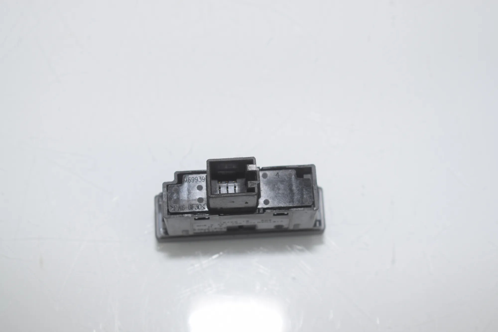 Switches – OEM 7C0927134 · VW CRAFTER Furgon (SY_) (2016 - -) 2.0 TDI 2022 – 3