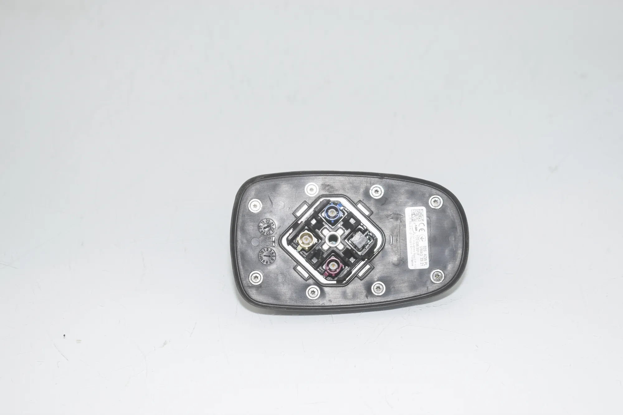 Antenna – OEM 7C0035501F · VW CRAFTER Furgon (SY_) (2016 - -) 2.0 TDI 2022 – 4