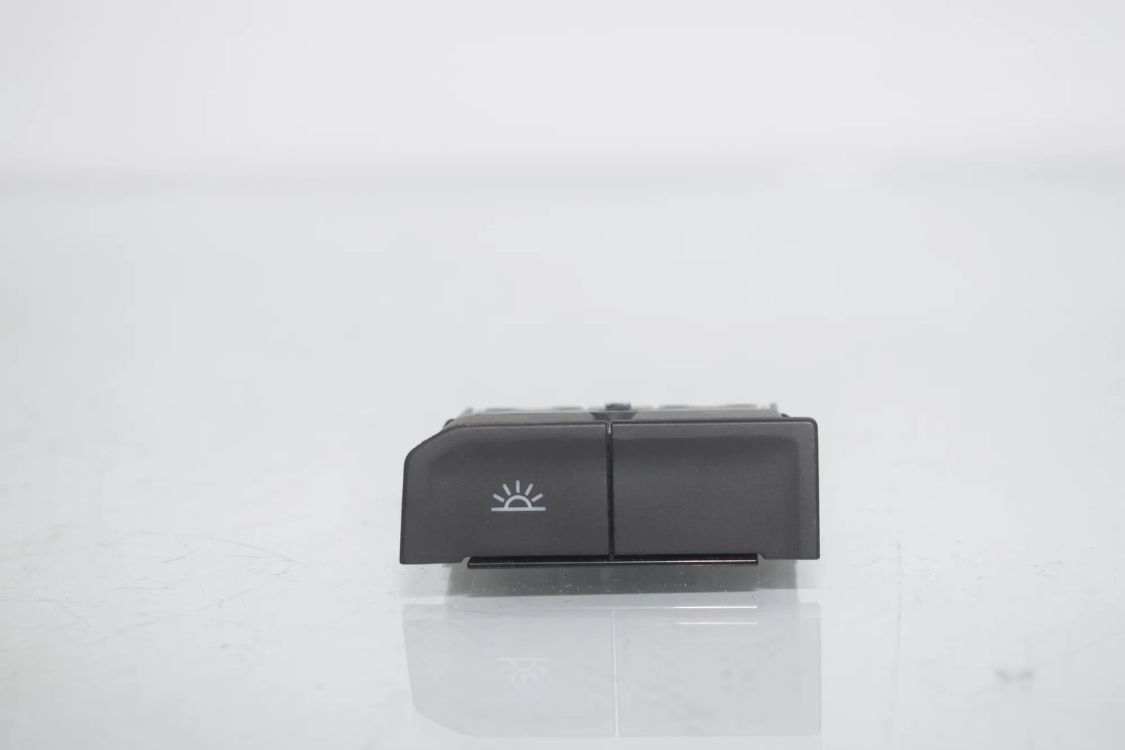 Switches – OEM 7C0927212Q · VW CRAFTER Furgon (SY_) (2016 - -) 2.0 TDI 2022 – 2