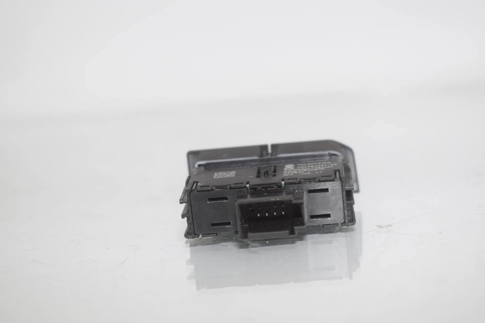Switches – OEM 7C0927212Q · VW CRAFTER Furgon (SY_) (2016 - -) 2.0 TDI 2022 – 3