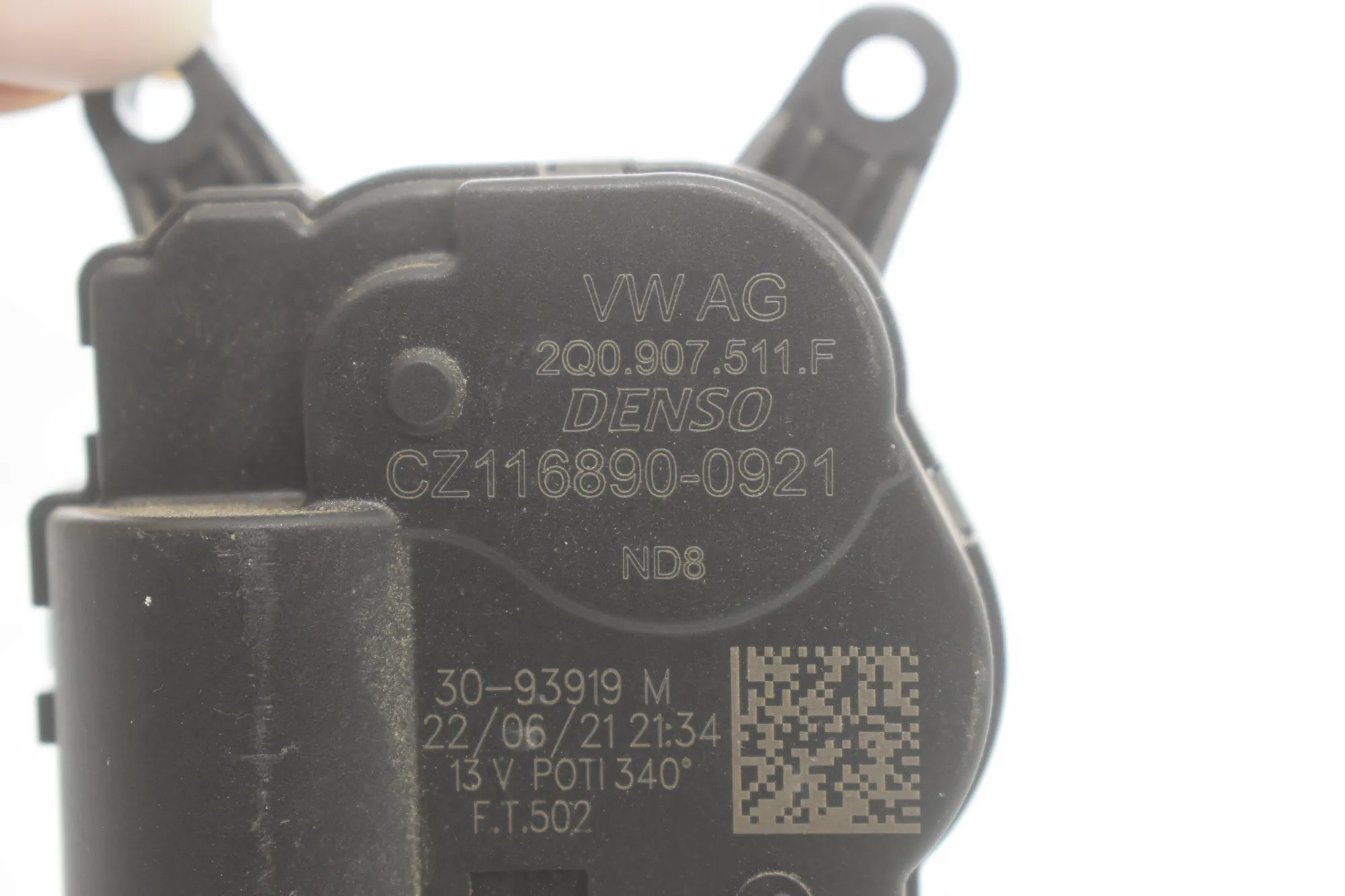 Air Flap Motor – OEM CQ0907511F · VW CRAFTER Furgon (SY_) (2016 - -) 2.0 TDI 2022 – 5