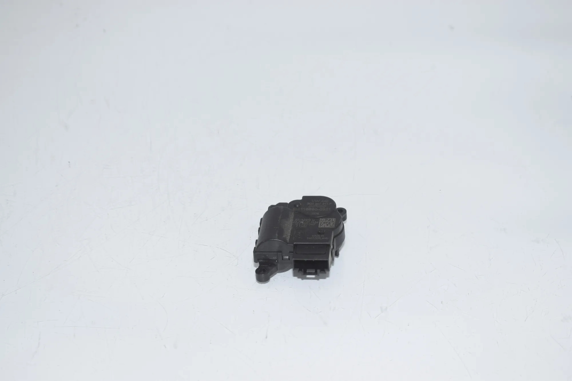 Air Flap Motor – OEM CQ0907511F · VW CRAFTER Furgon (SY_) (2016 - -) 2.0 TDI 2022 – 2