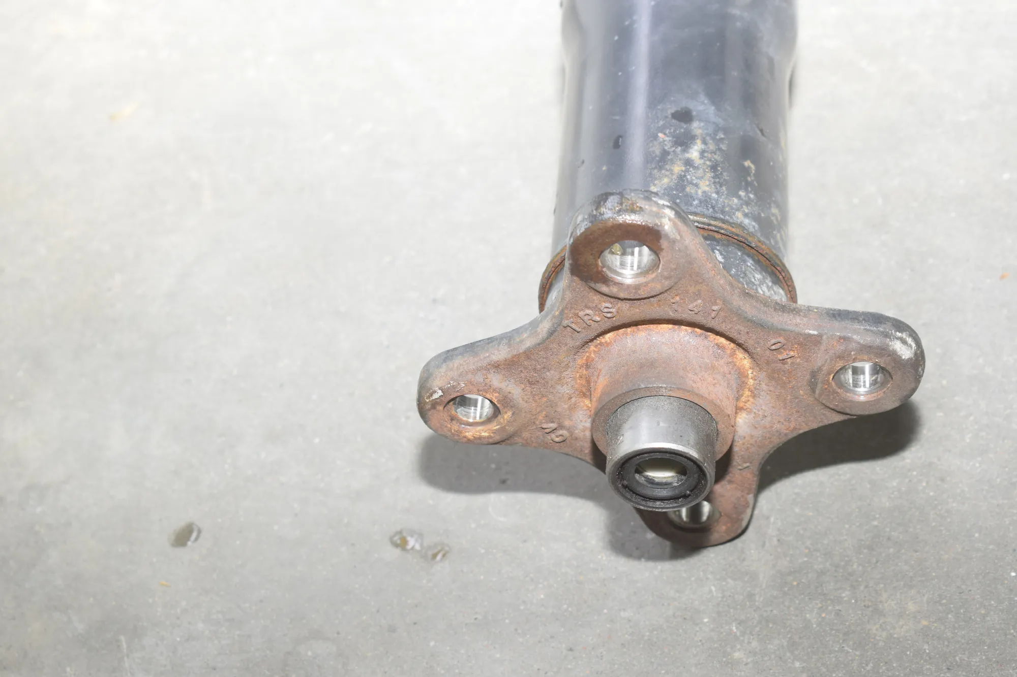 Propshaft Cardan – OEM 2N0521102AF · VW CRAFTER Furgon (SY_) (2016 - -) 2.0 TDI 2022 – 5