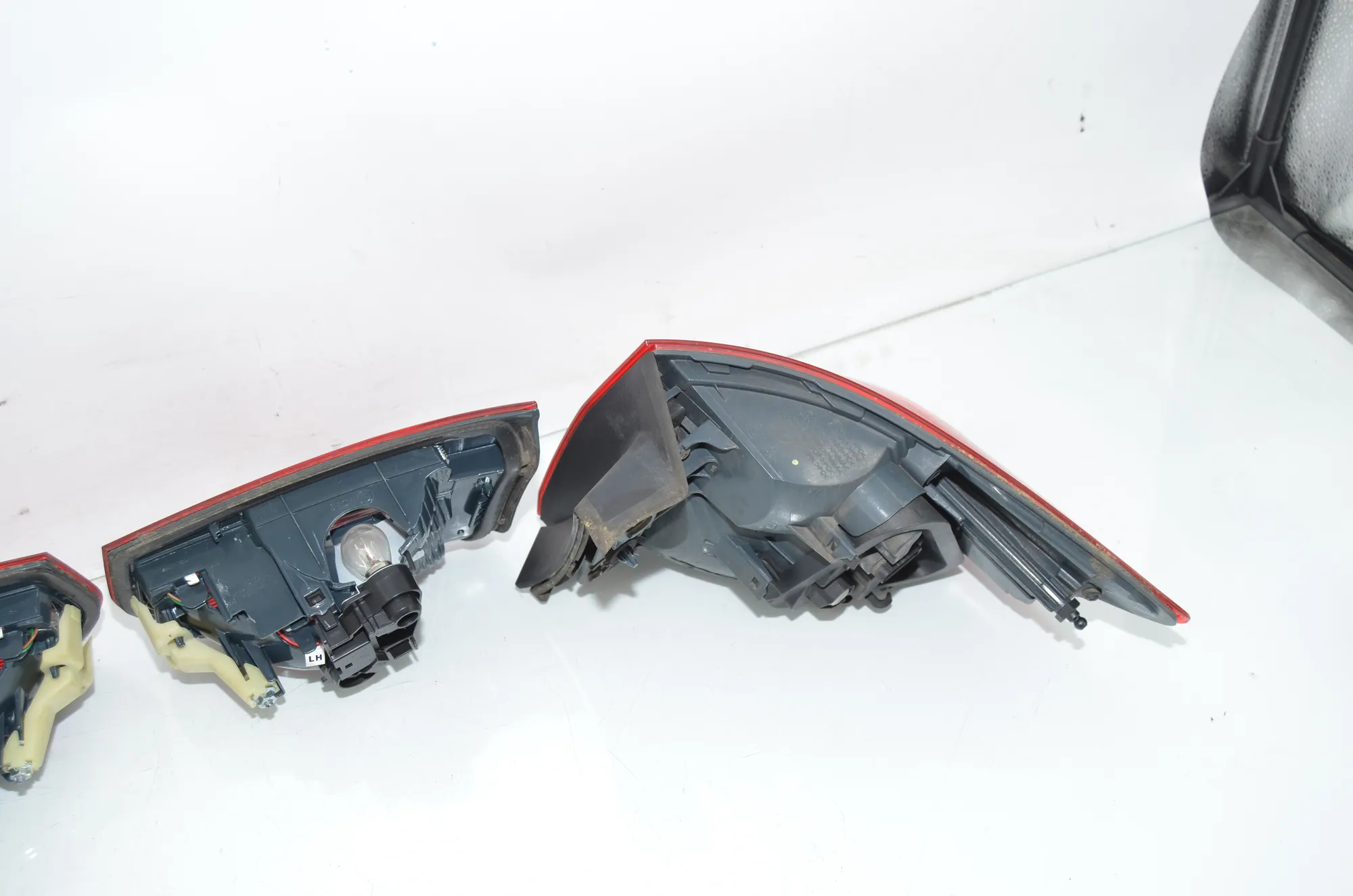Rear Tail Light Set – OEM 7372793 · BMW 3 Touring (F31) 330 d xDrive 2014 – 8