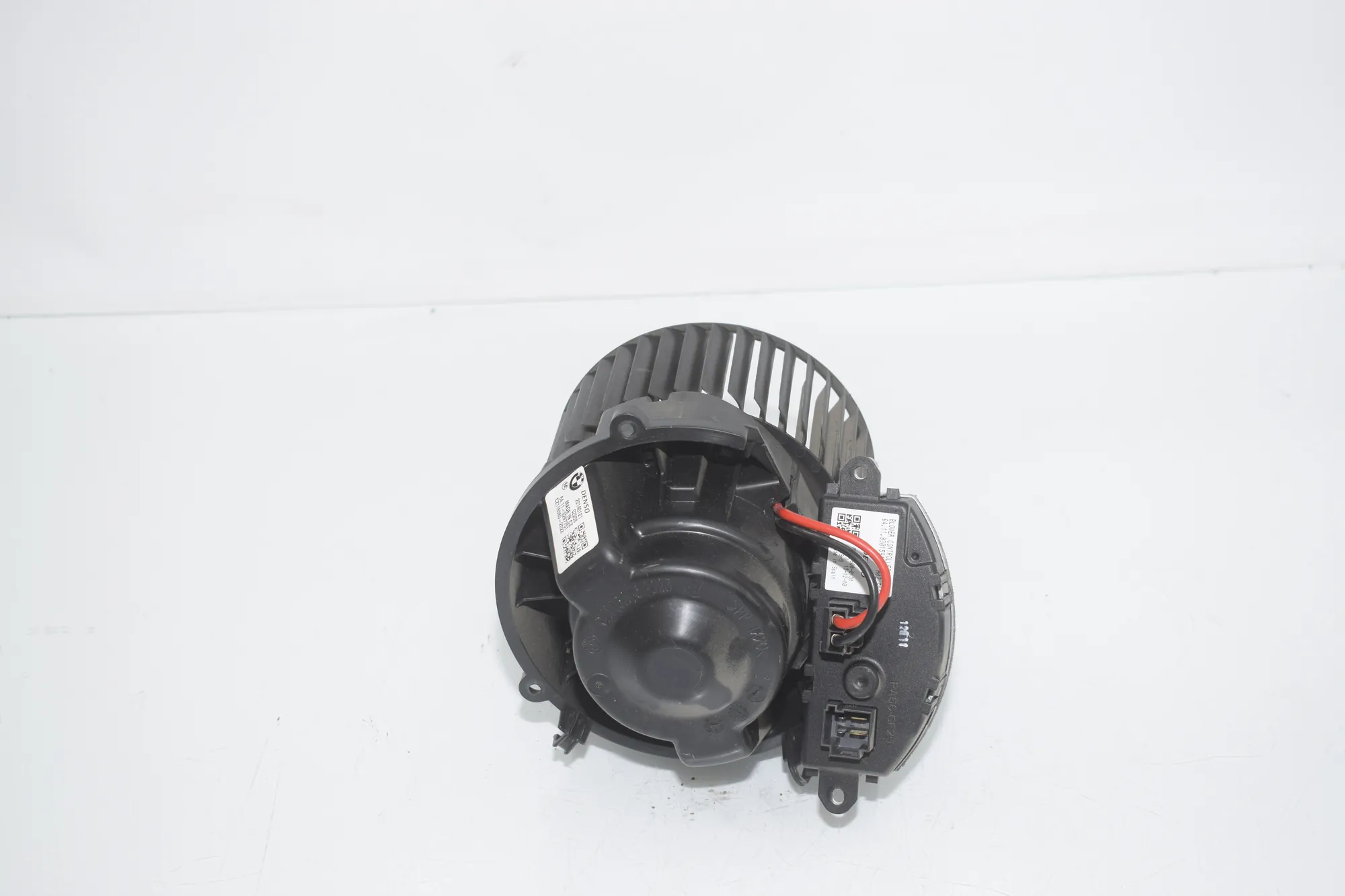 Heater Blower Fan – OEM 9297751 · BMW i3 (I01) Hybrid 2014 – 4