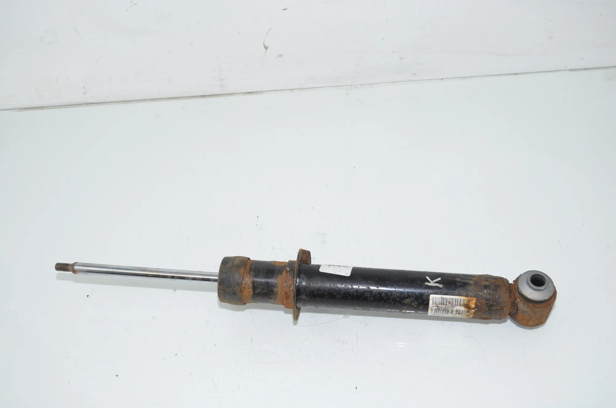 Rear Left Shock Absorber – OEM 6852232 · BMW i3 (I01) Hybrid 2014 – 3