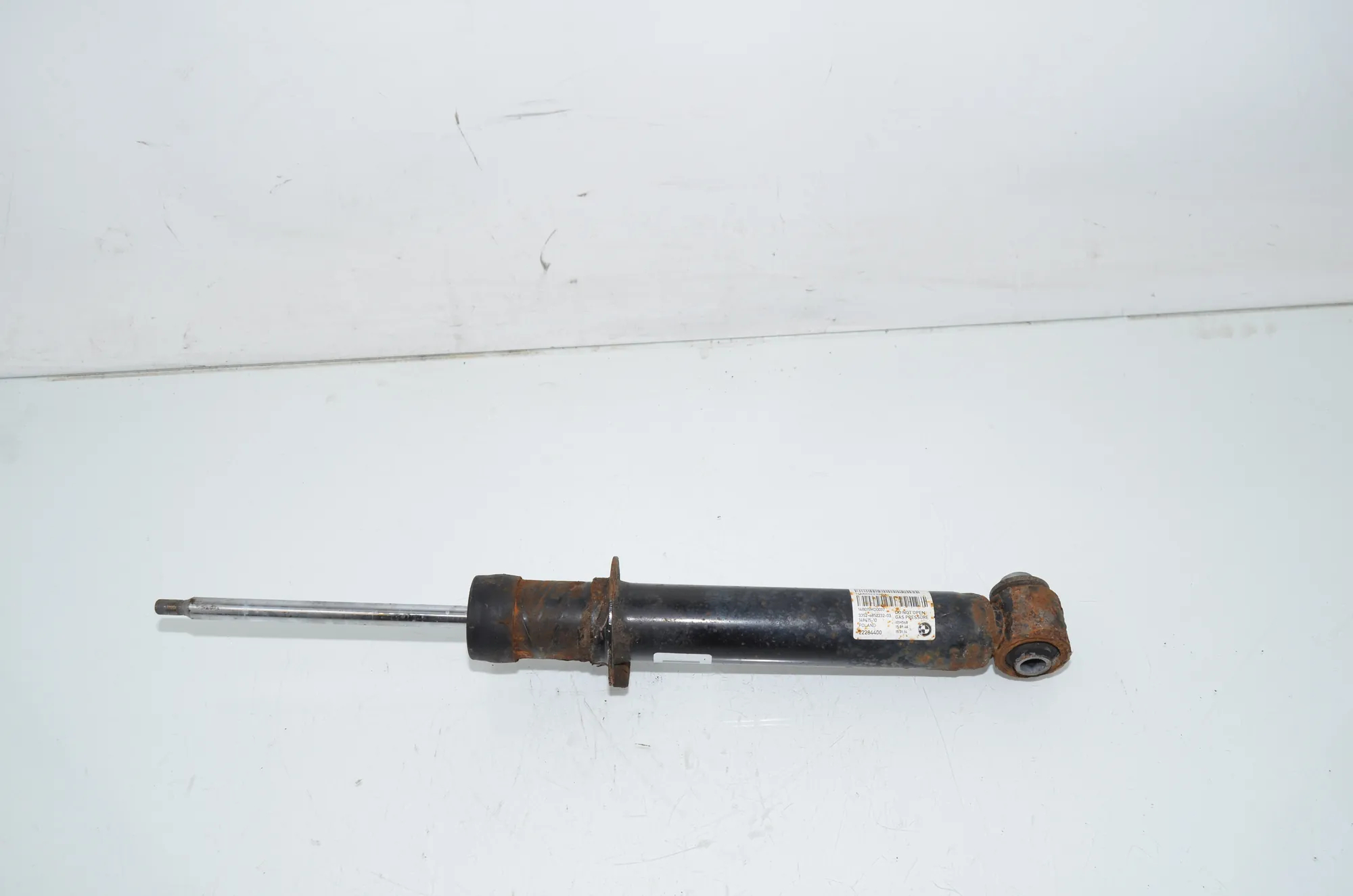 Rear Right Shock Absorber – OEM 6852232 · BMW i3 (I01) Hybrid 2014 – 3