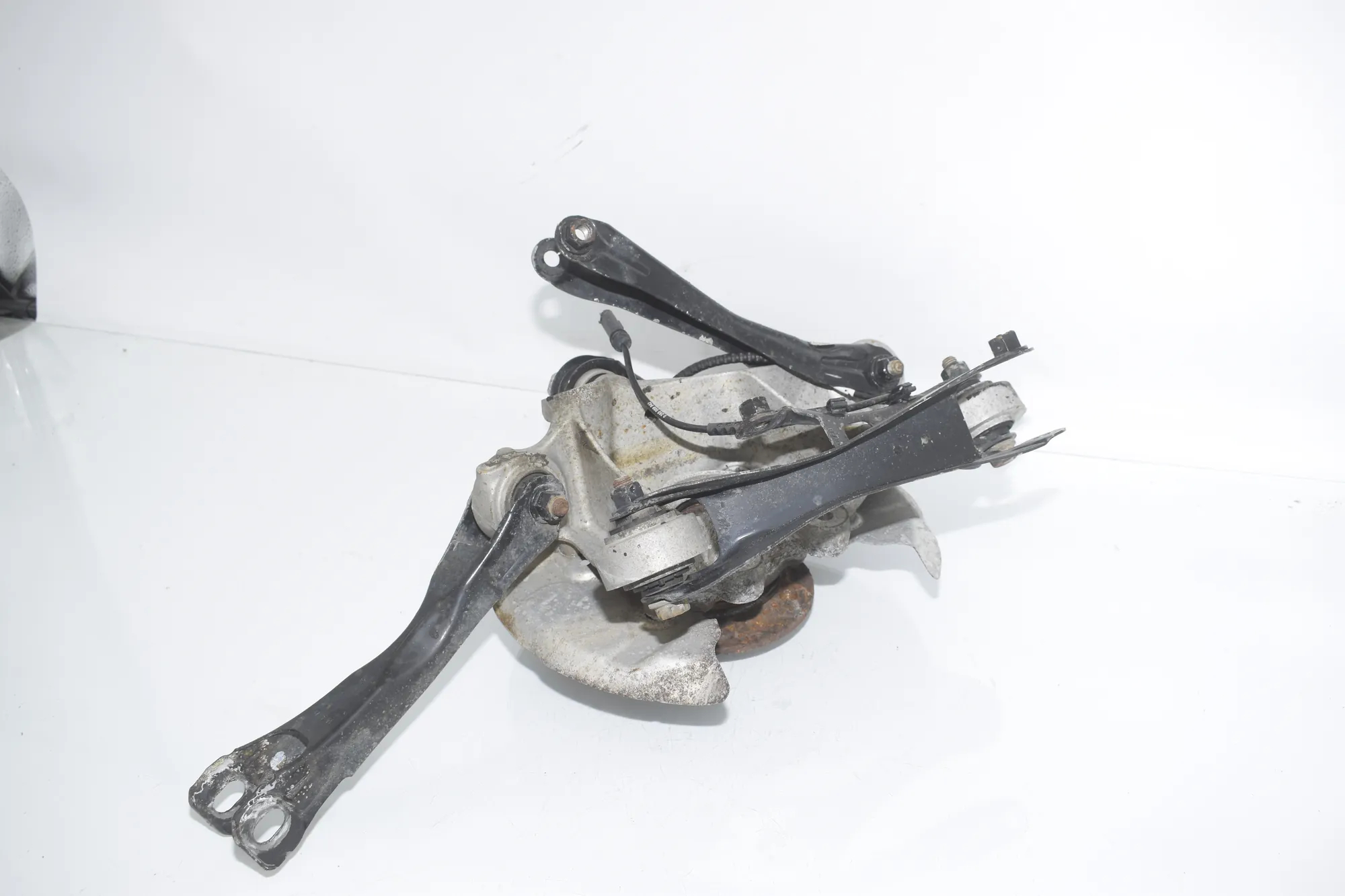 Rear Left Wheel Hub Spindle – OEM 6852269 · BMW i3 (I01) Hybrid 2014 – 3