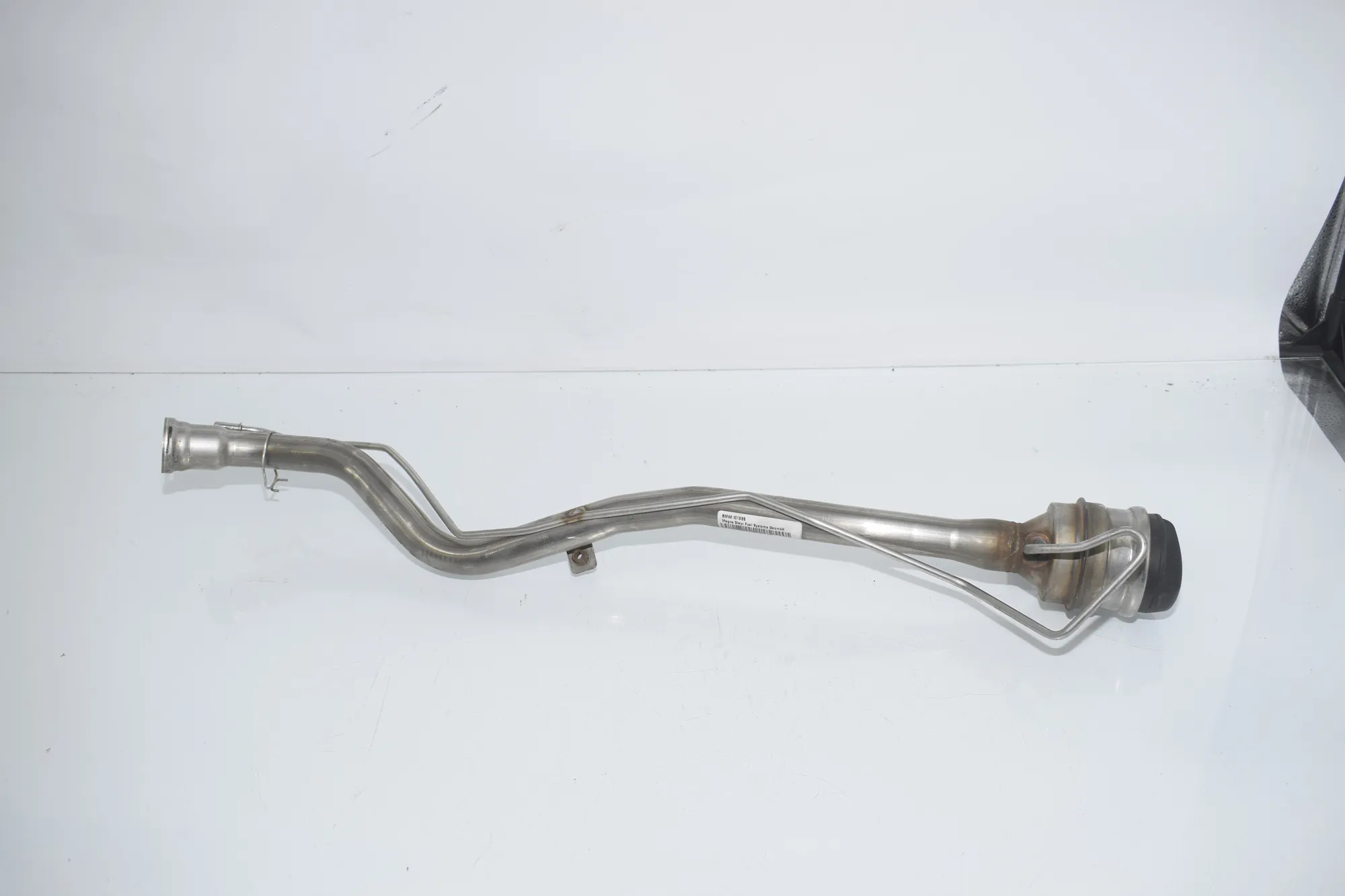 Fuel Tank Pipe – OEM 7303954 · BMW i3 (I01) Hybrid 2014