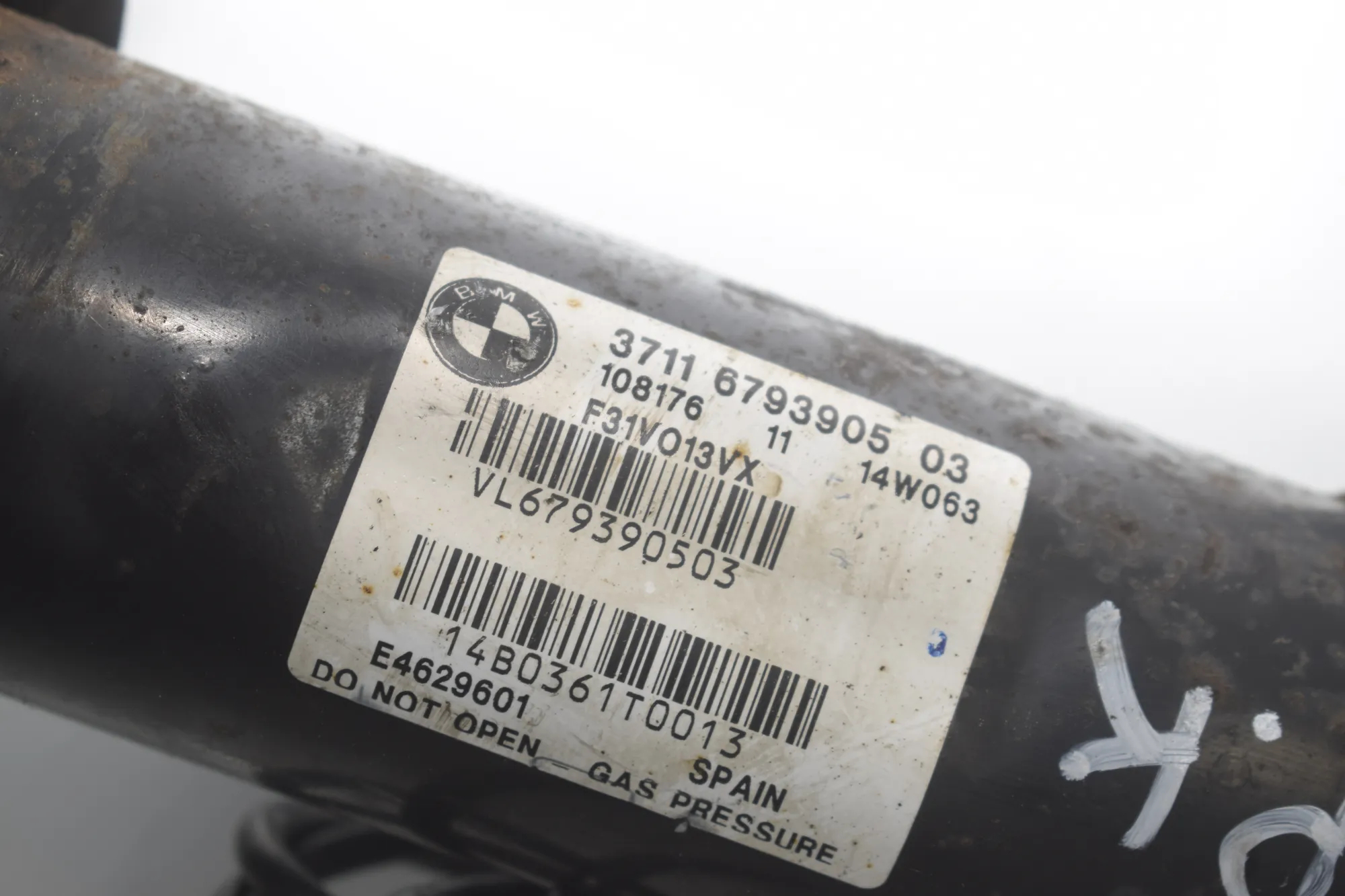 Front Left Shock Absorber – OEM 6793905 · BMW 3 Touring (F31) 330 d xDrive 2014 – 4