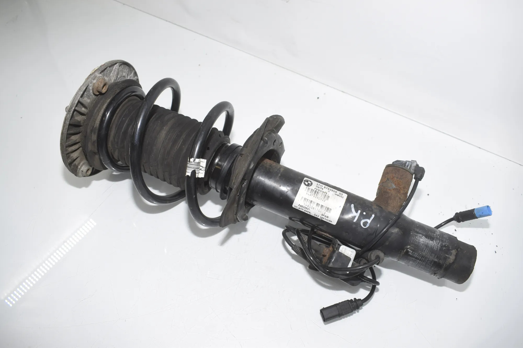 Front Left Shock Absorber – OEM 6793905 · BMW 3 Touring (F31) 330 d xDrive 2014 – 3