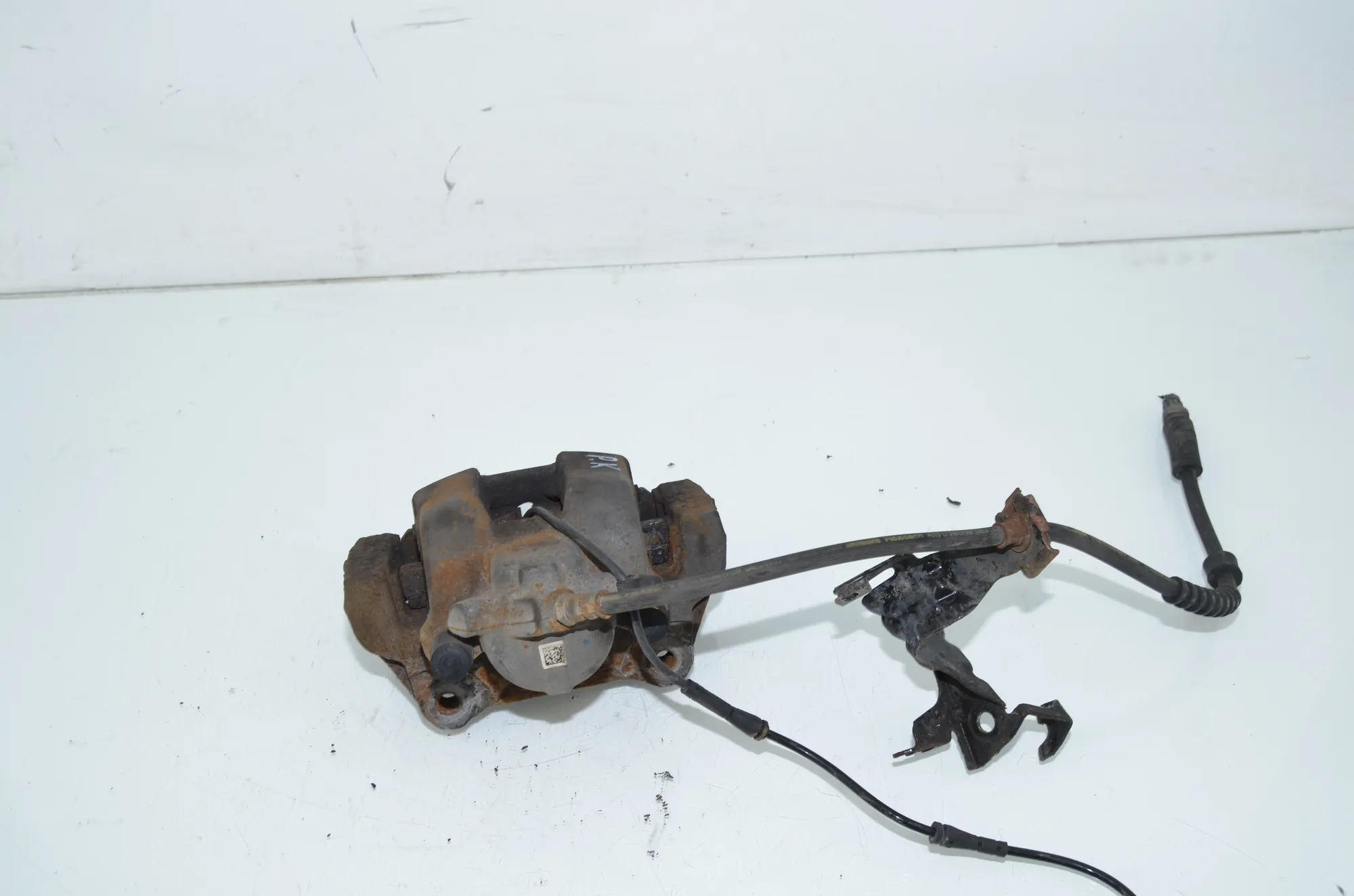 Front Left Brake Caliper – OEM 6850969 · BMW 3 Touring (F31) 330 d xDrive 2014 – 2