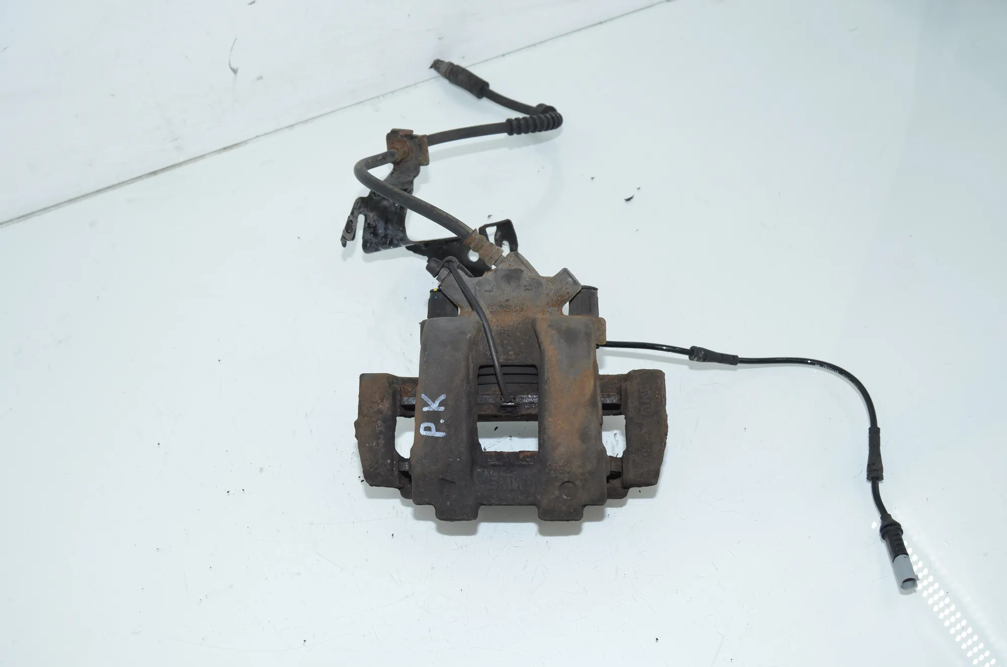 Front Left Brake Caliper – OEM 6850969 · BMW 3 Touring (F31) 330 d xDrive 2014