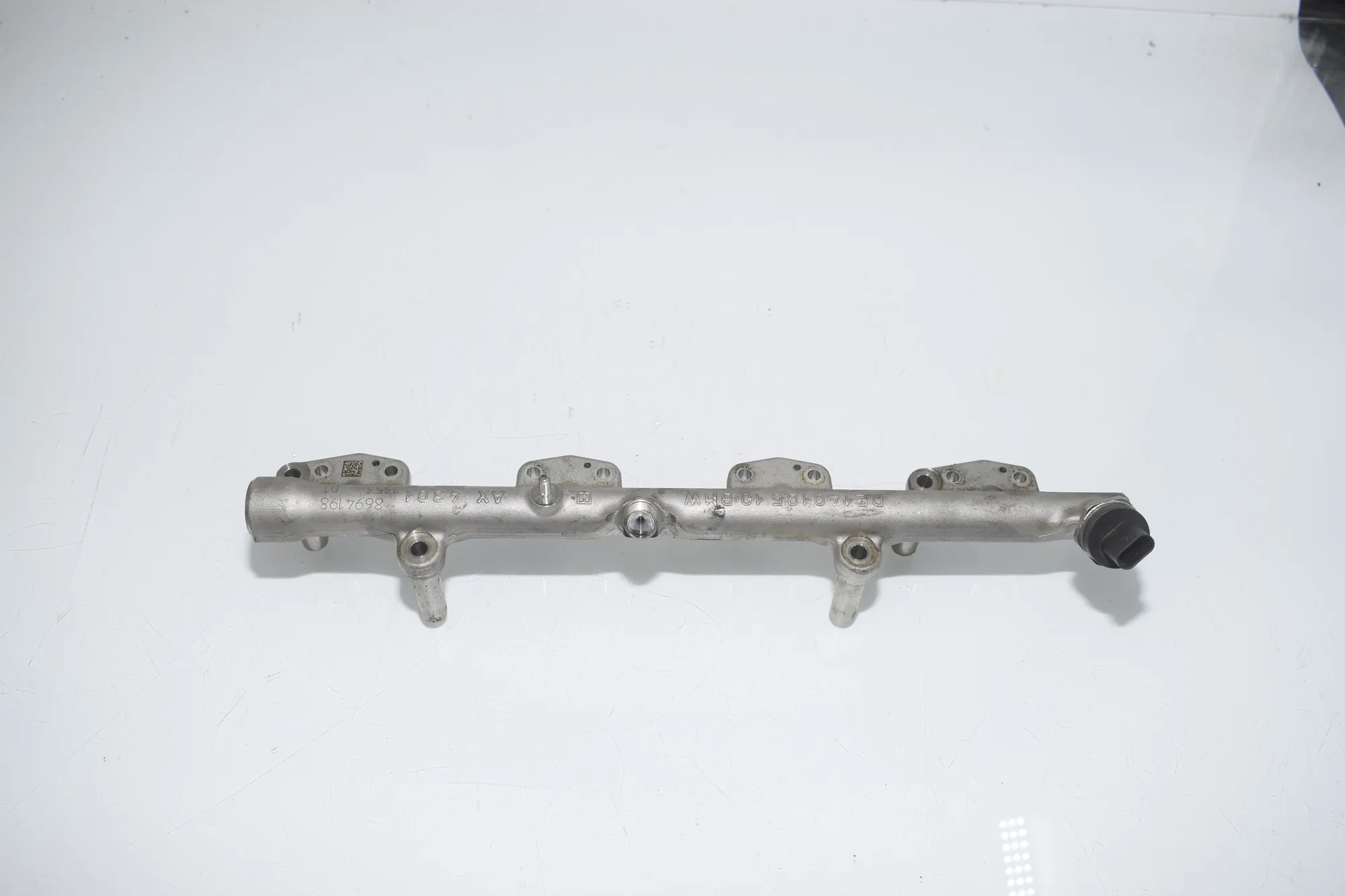 Fuel Rail – OEM 8694198 · BMW 5 (G30) BMW 5 (G30) 530 e iPerformance xDrive 2019 – 3
