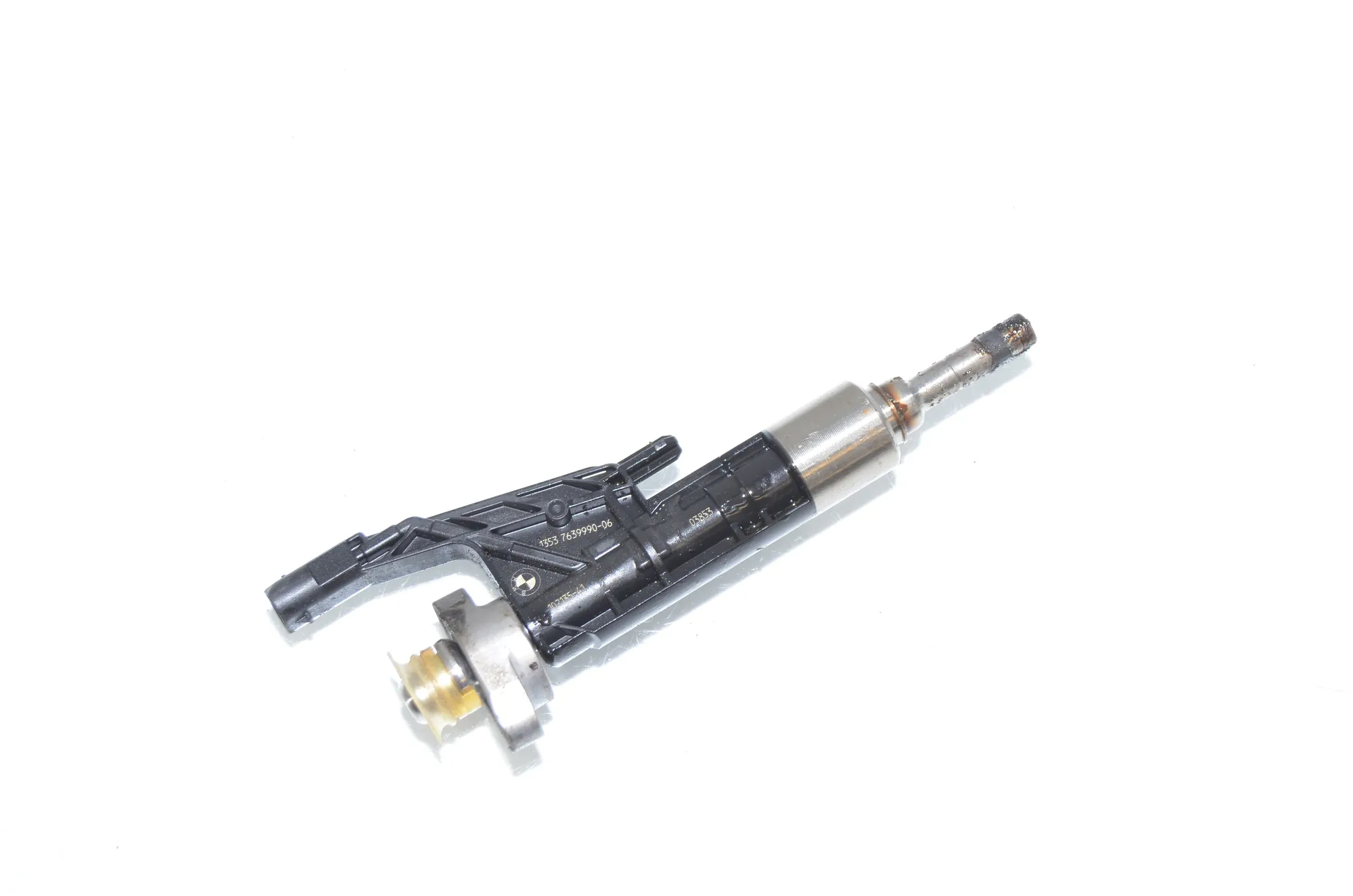 Fuel Injector – OEM 7639990 · BMW 5 (G30) BMW 5 (G30) 530 e iPerformance 2019