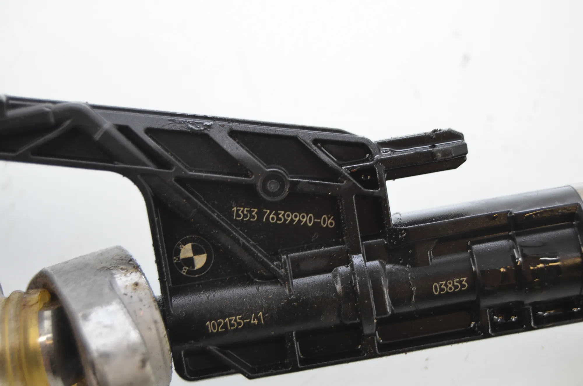 Fuel Injector – OEM 7639990 · BMW 5 (G30) BMW 5 (G30) 530 e iPerformance 2019 – 5