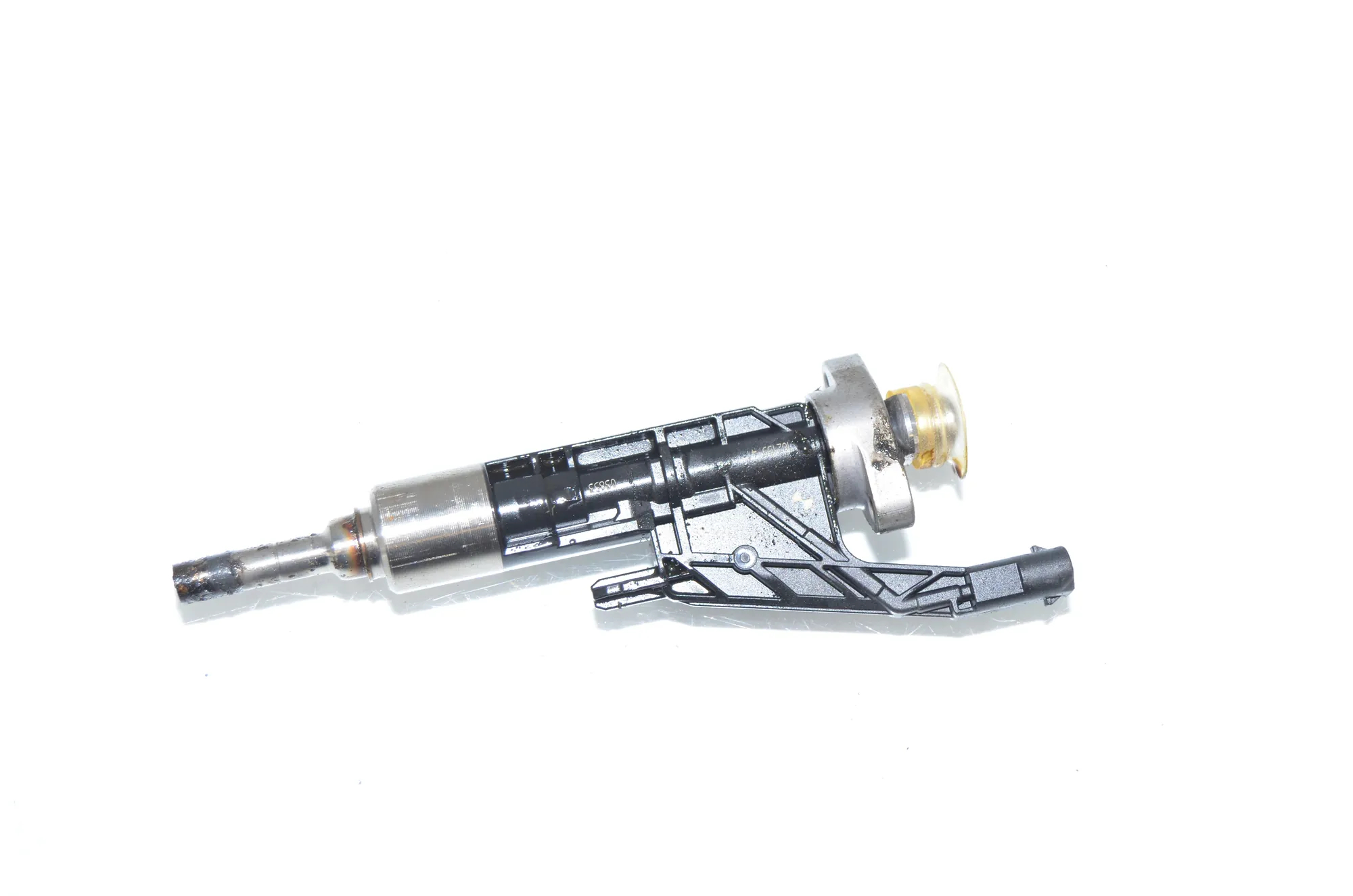 Fuel Injector – OEM 7639990 · BMW 5 (G30) BMW 5 (G30) 530 e iPerformance 2019