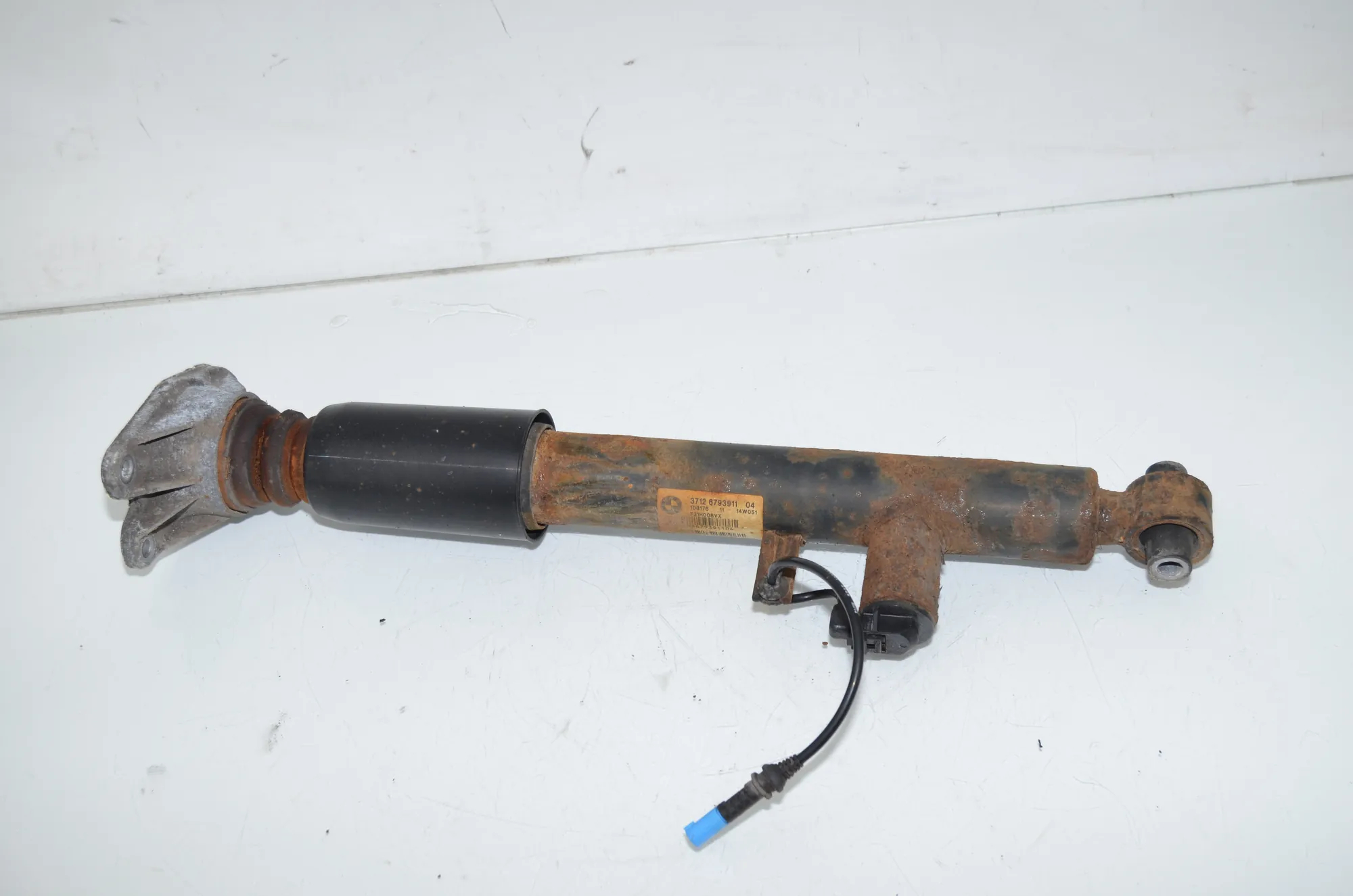 Rear Left Shock Absorber – OEM 6793911 · BMW 3 Touring (F31) 330 d xDrive 2014 – 3