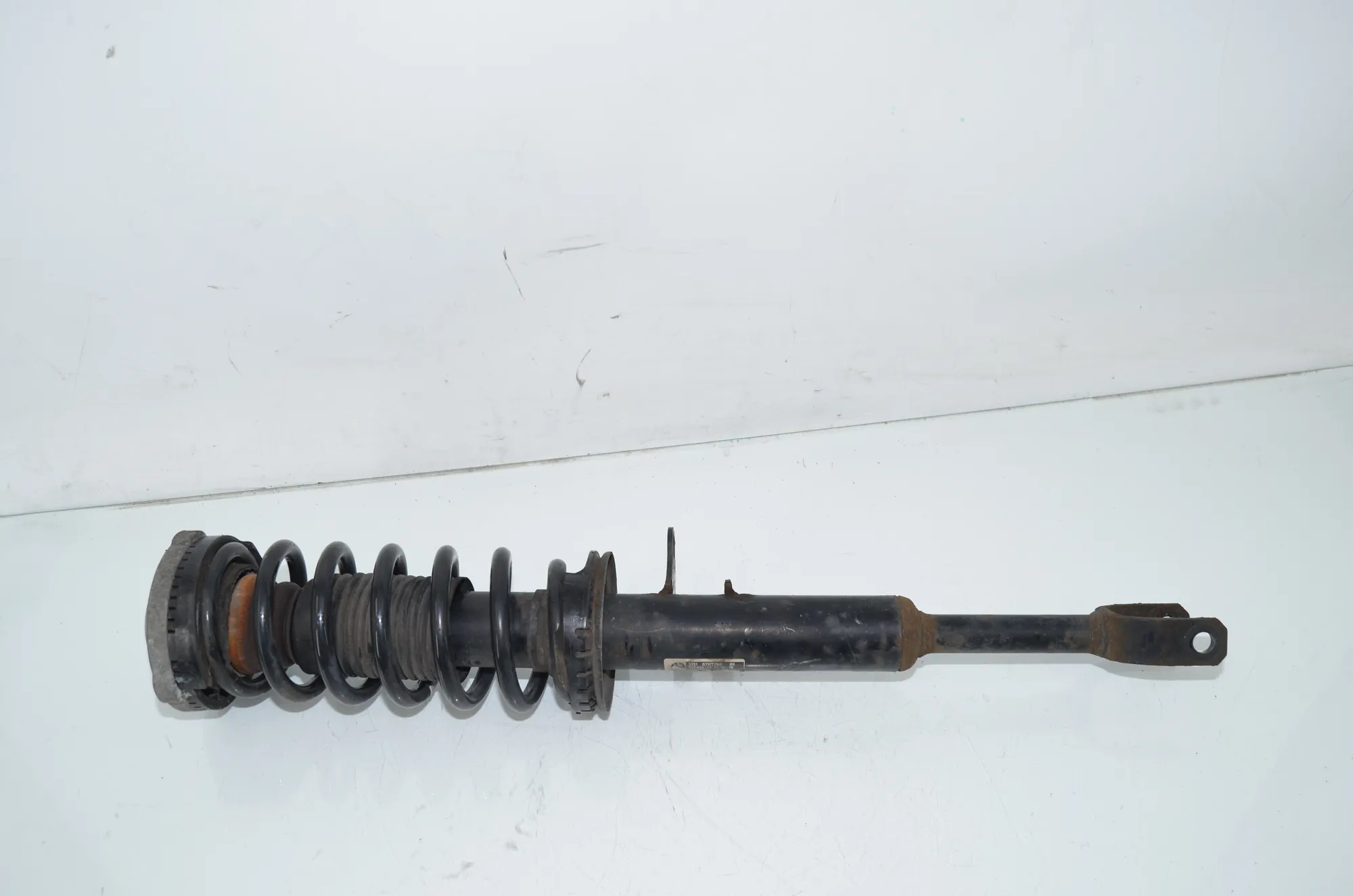 Front Right Shock Absorber – OEM 6797768 · BMW 5 Touring (F11) 530 d 2011