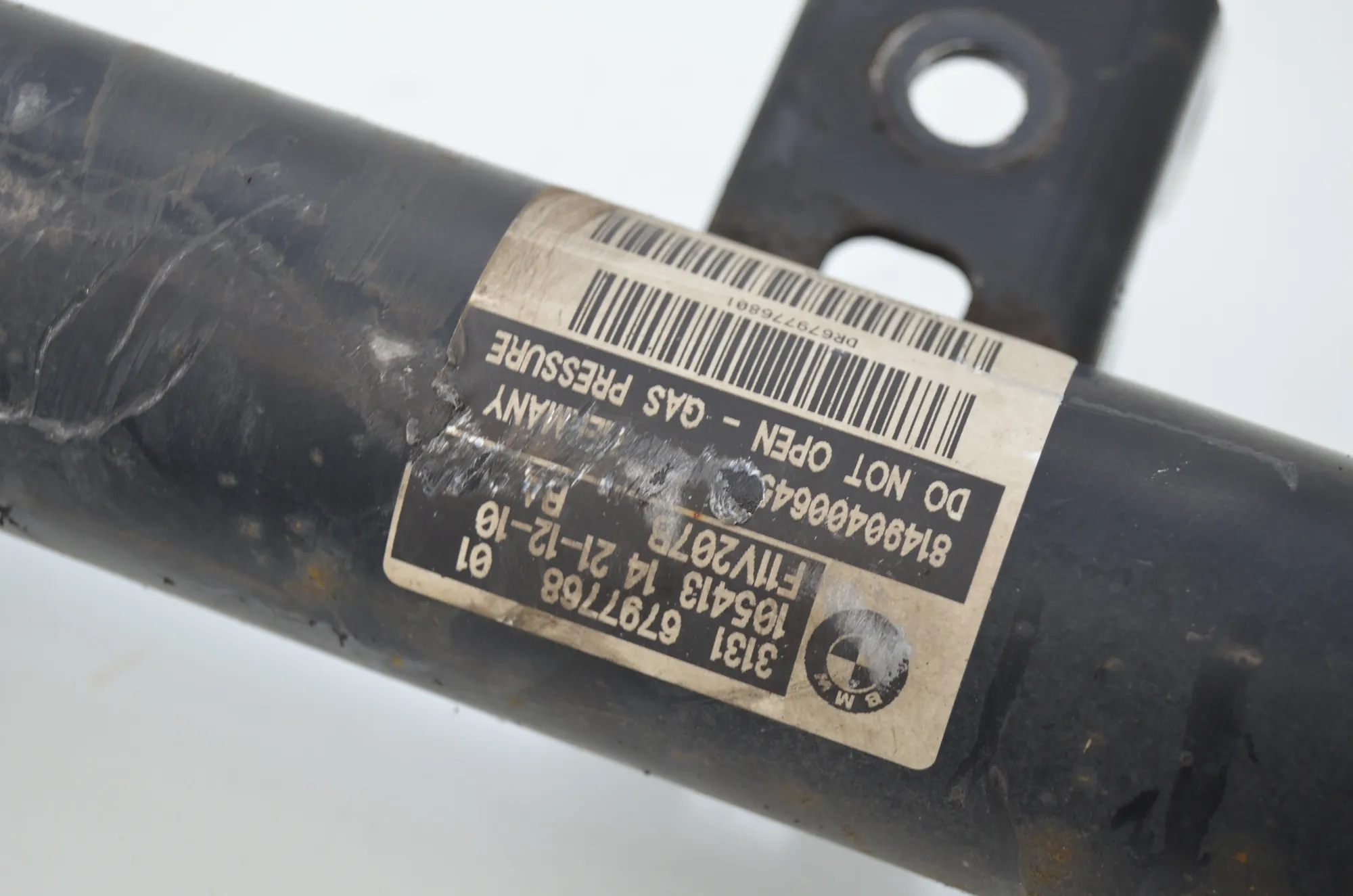 Front Right Shock Absorber – OEM 6797768 · BMW 5 Touring (F11) 530 d 2011 – 4