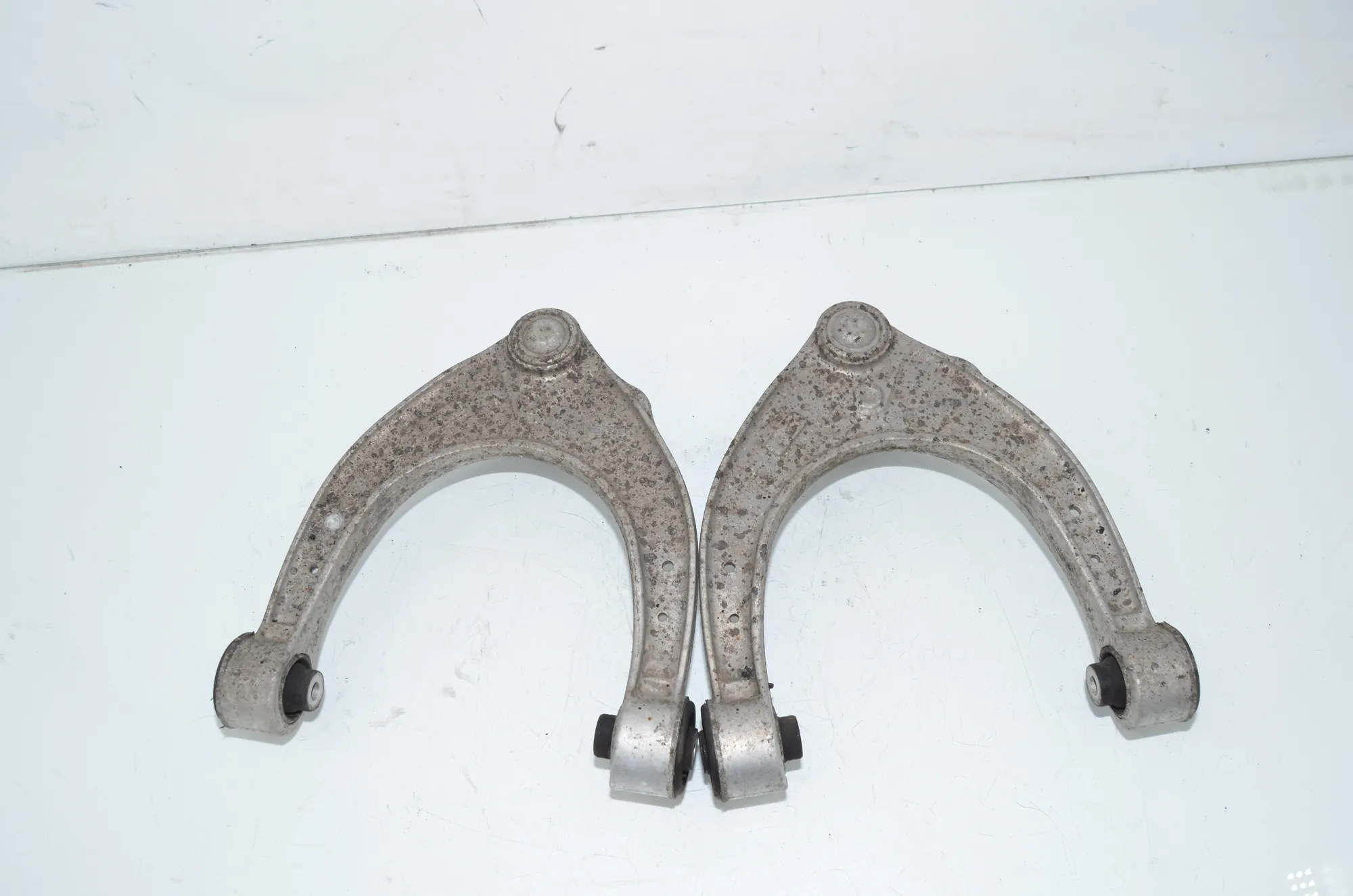 Front Right Upper Control Arm – OEM 6775967 · BMW 5 Touring (F11) 530 d 2011 – 4