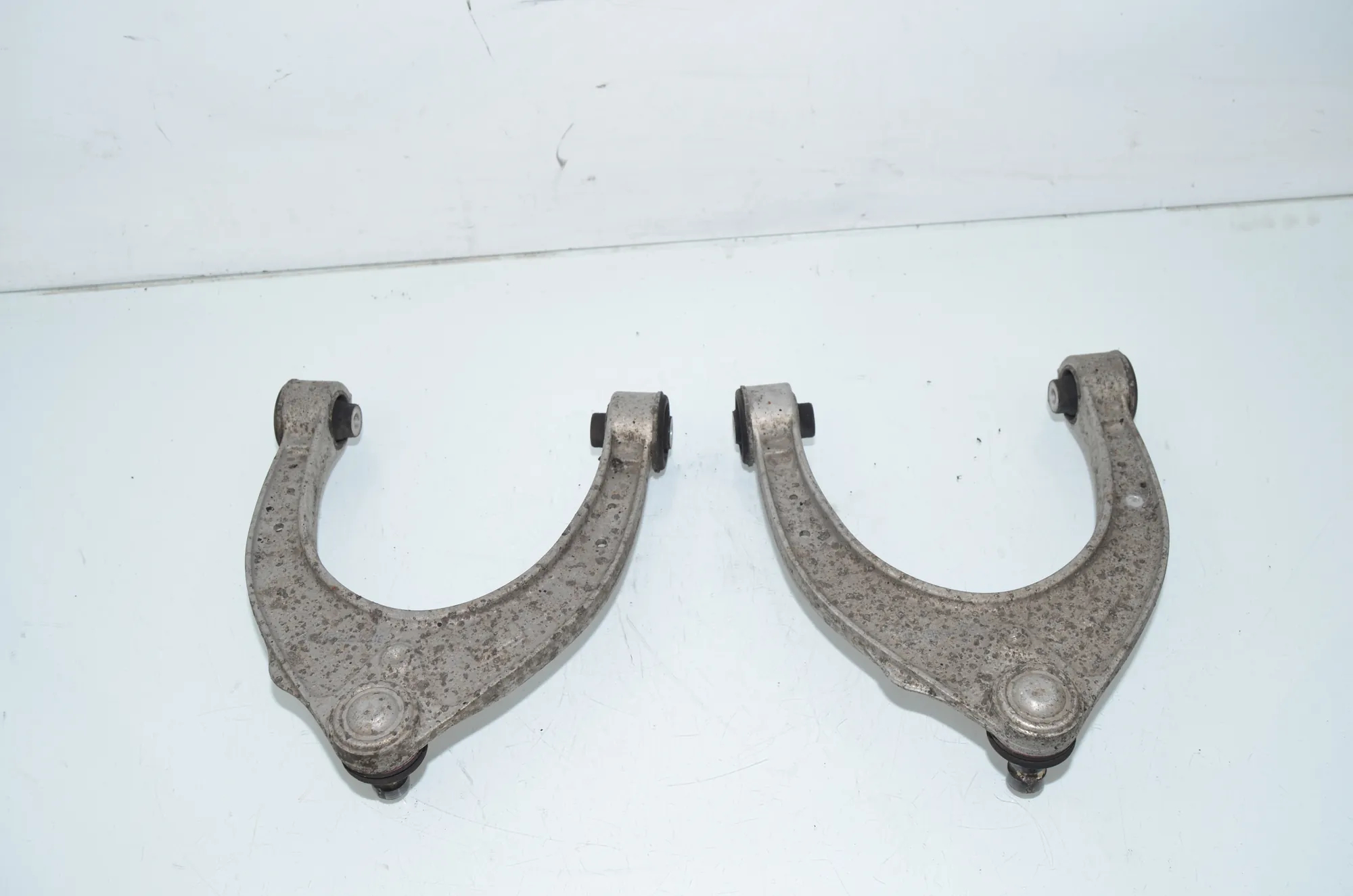 Front Right Upper Control Arm – OEM 6775967 · BMW 5 Touring (F11) 530 d 2011 – 3