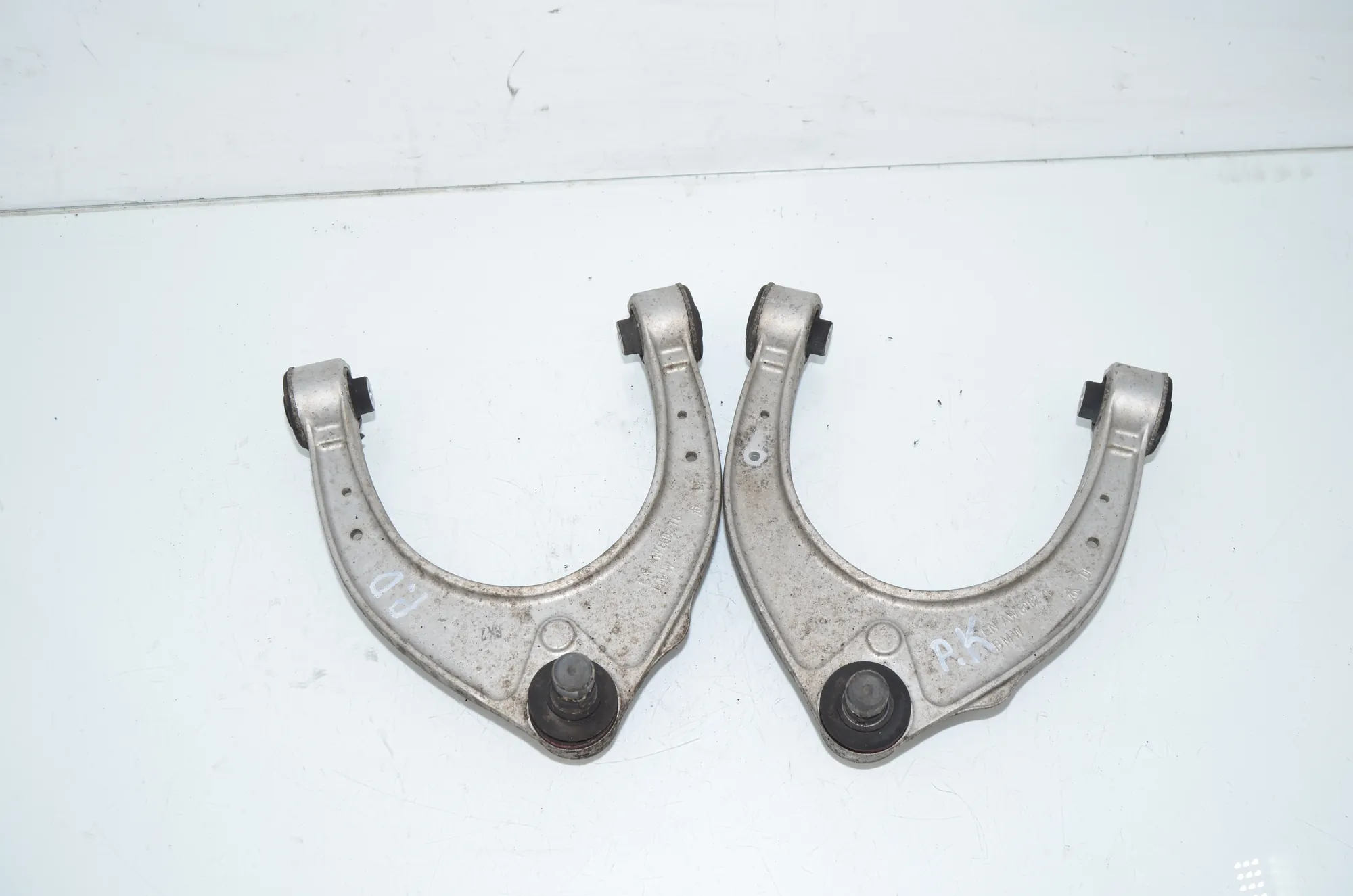 Front Right Upper Control Arm – OEM 6775967 · BMW 5 Touring (F11) 530 d 2011 – 2