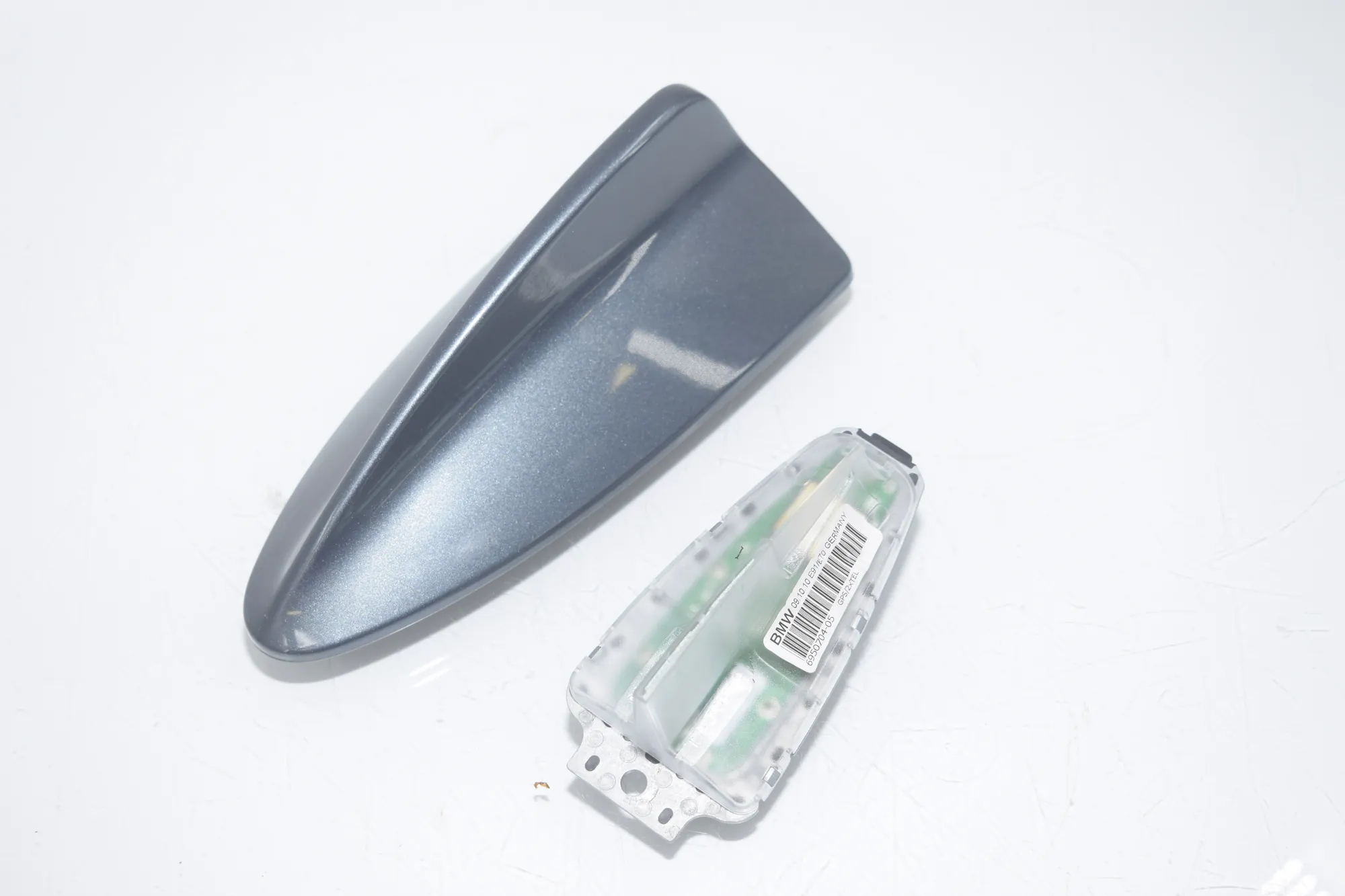 Antenna Trim – OEM 6950704 · BMW 5 Gran Turismo (F07) 530 d xDrive 2010 – 3