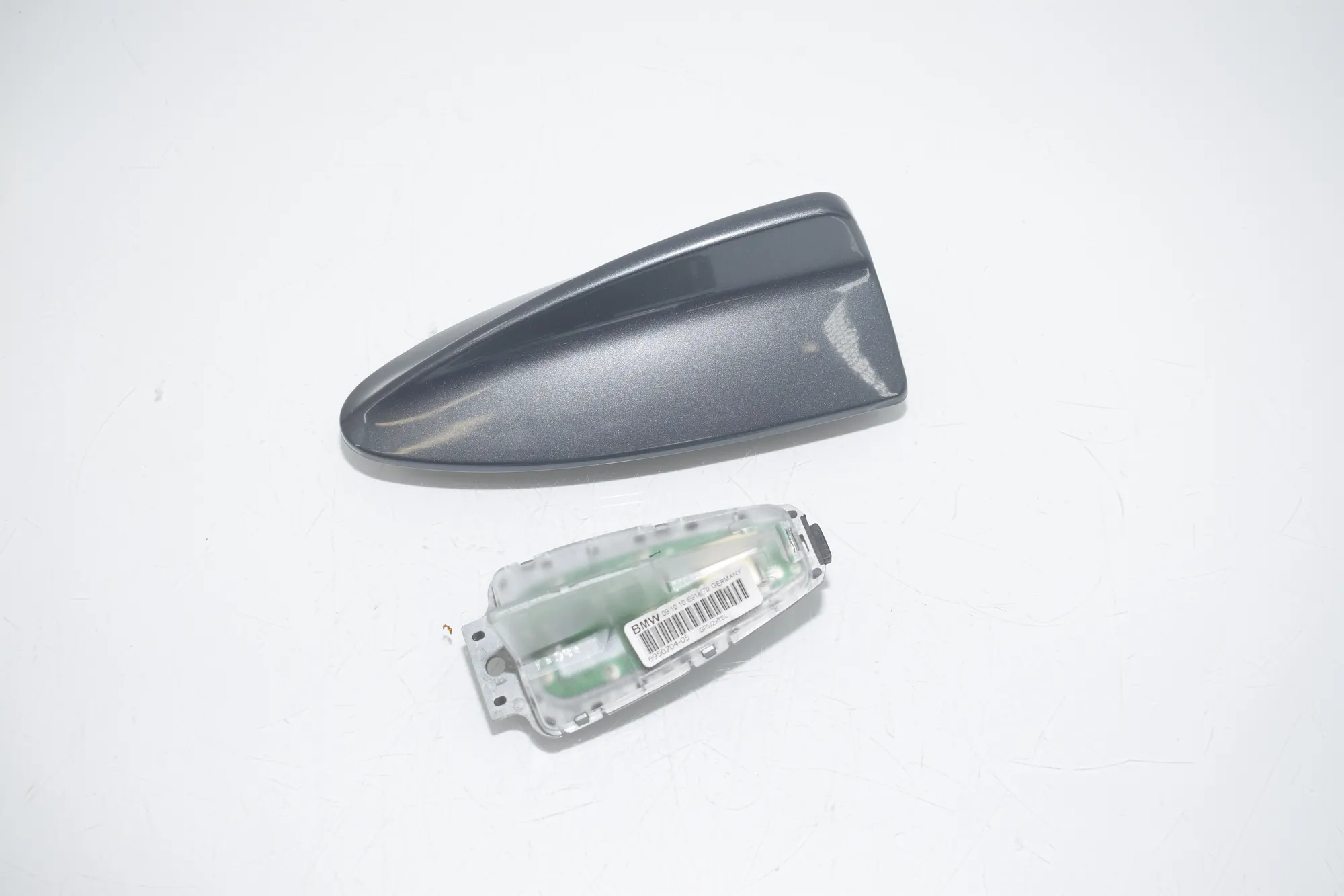 Antenna Trim – OEM 6950704 · BMW 5 Gran Turismo (F07) 530 d xDrive 2010