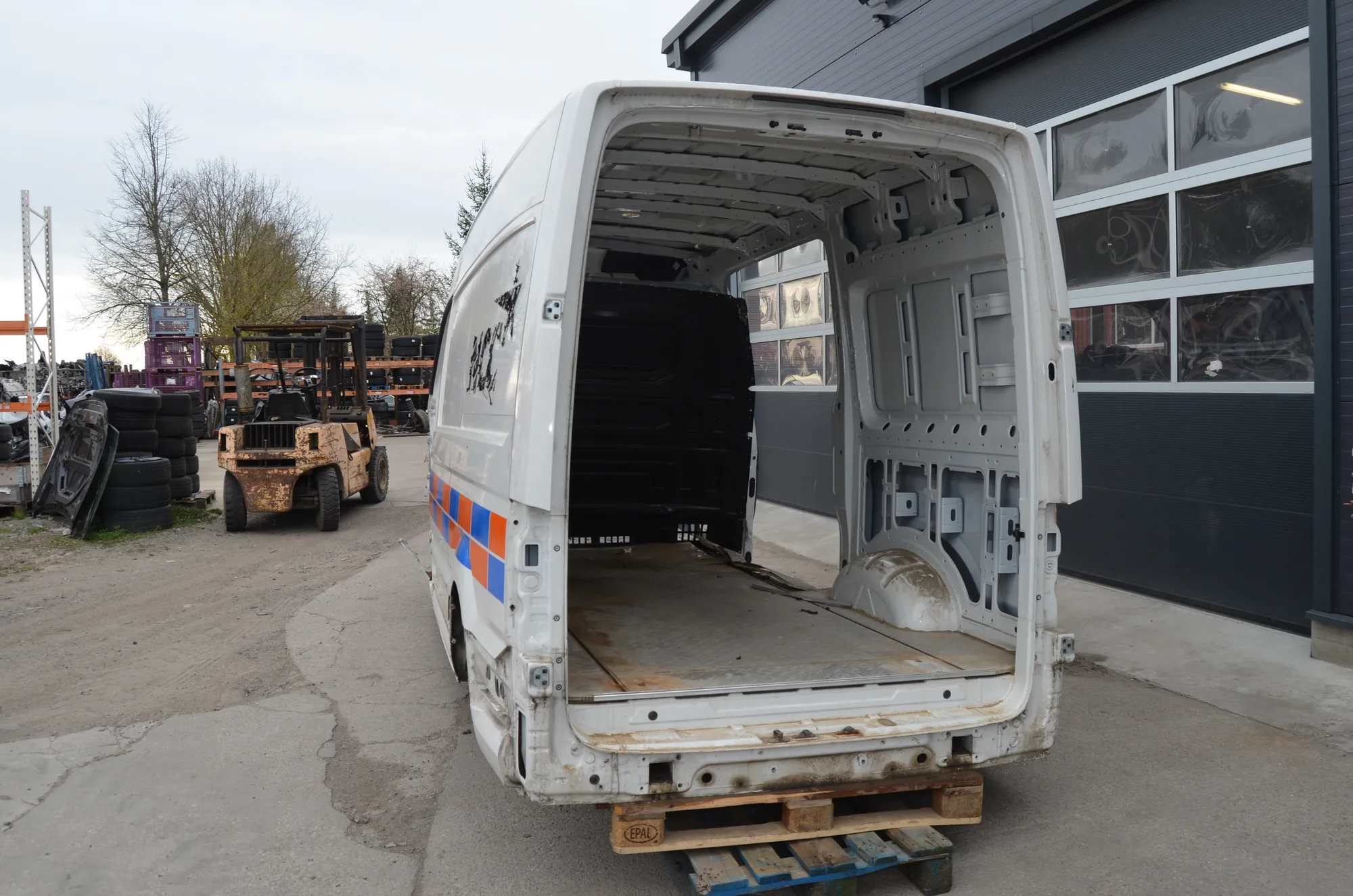 Rear Left Quarter Panel · VW CRAFTER Furgon (SY_) (2016 - -) 2.0 TDI 2022 – 2