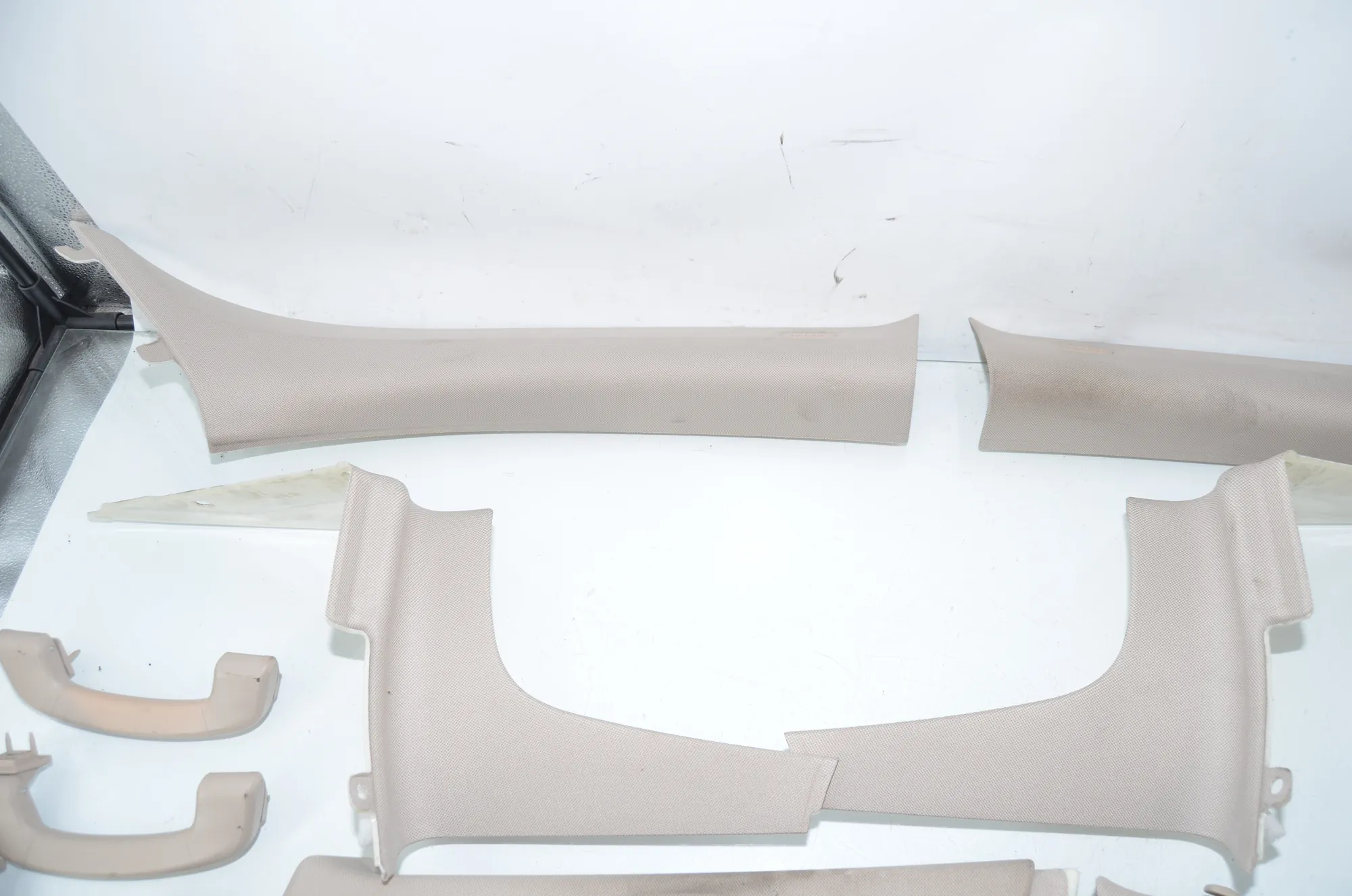 Interior Side Pillars Trim Kit – OEM 9137197 · BMW 5 Gran Turismo (F07) 530 d xDrive 2010 – 3