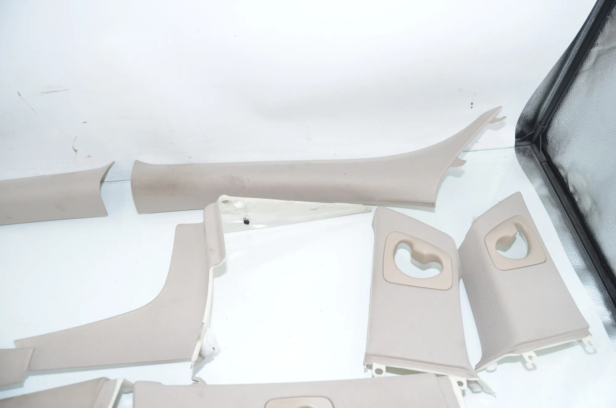 Interior Side Pillars Trim Kit – OEM 9137197 · BMW 5 Gran Turismo (F07) 530 d xDrive 2010 – 5