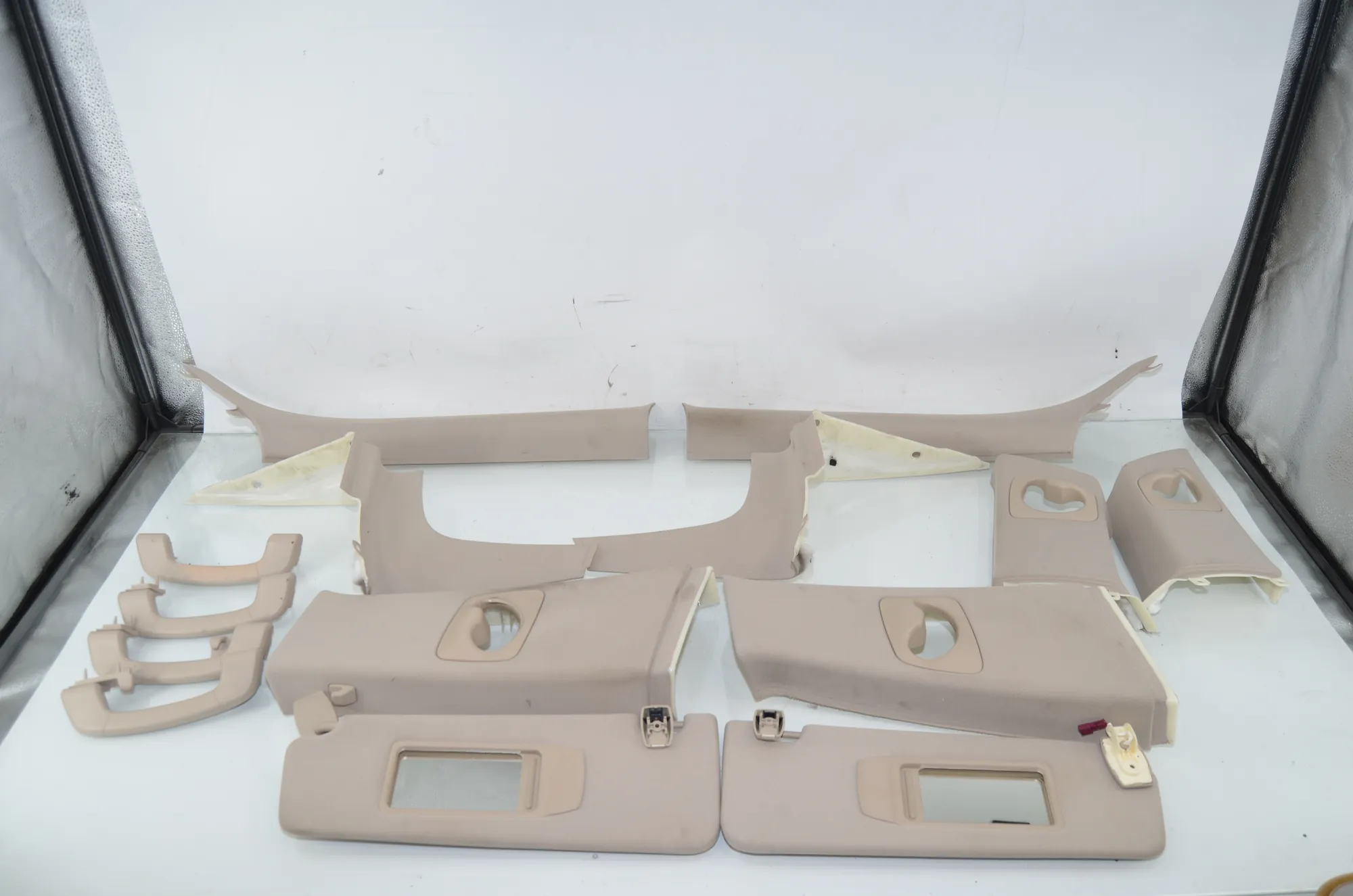 Interior Side Pillars Trim Kit – OEM 9137197 · BMW 5 Gran Turismo (F07) 530 d xDrive 2010