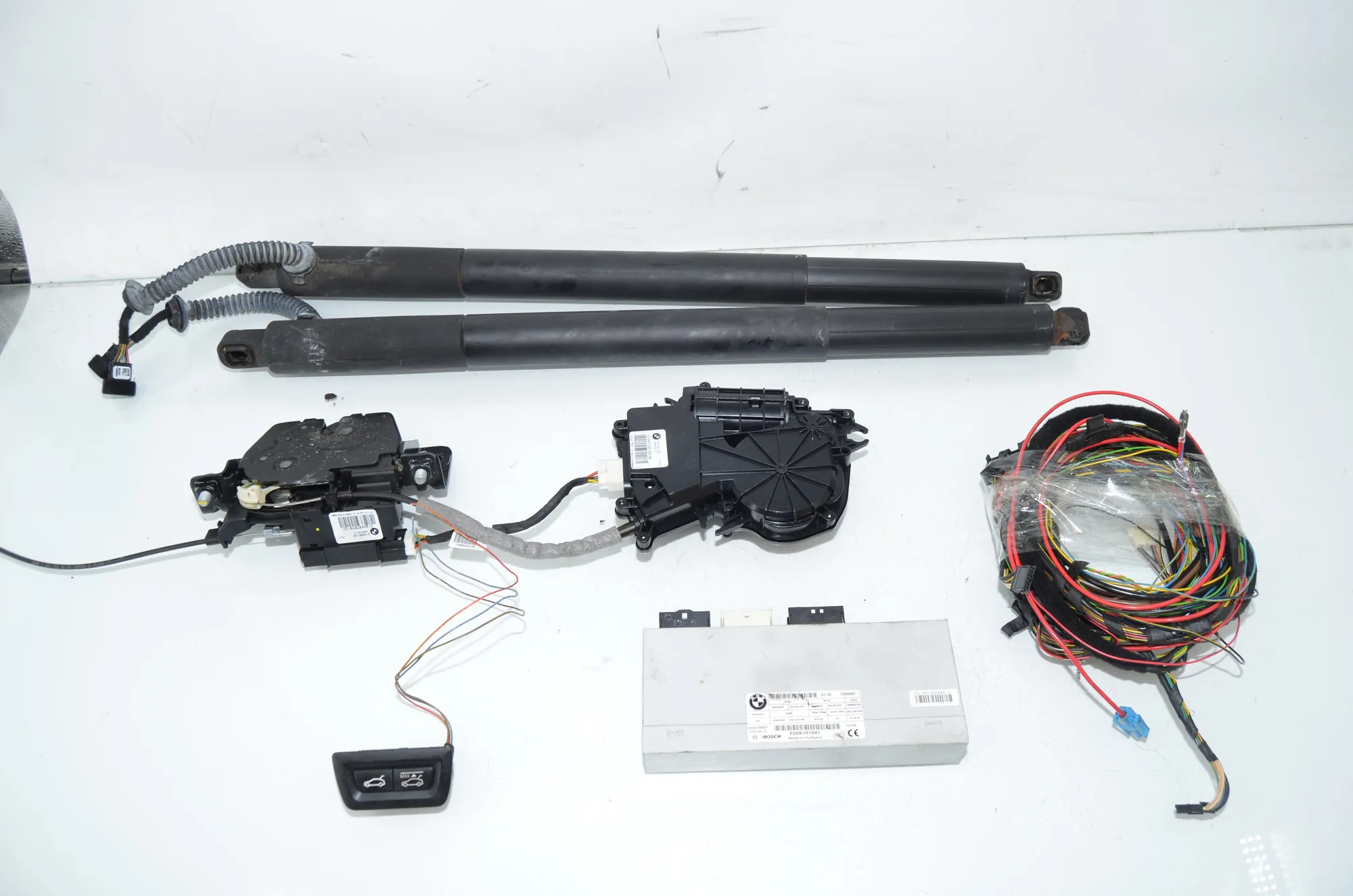 Electric Tailgate Opening Kit – OEM 7284597 · BMW 5 Gran Turismo (F07) 530 d xDrive 2010