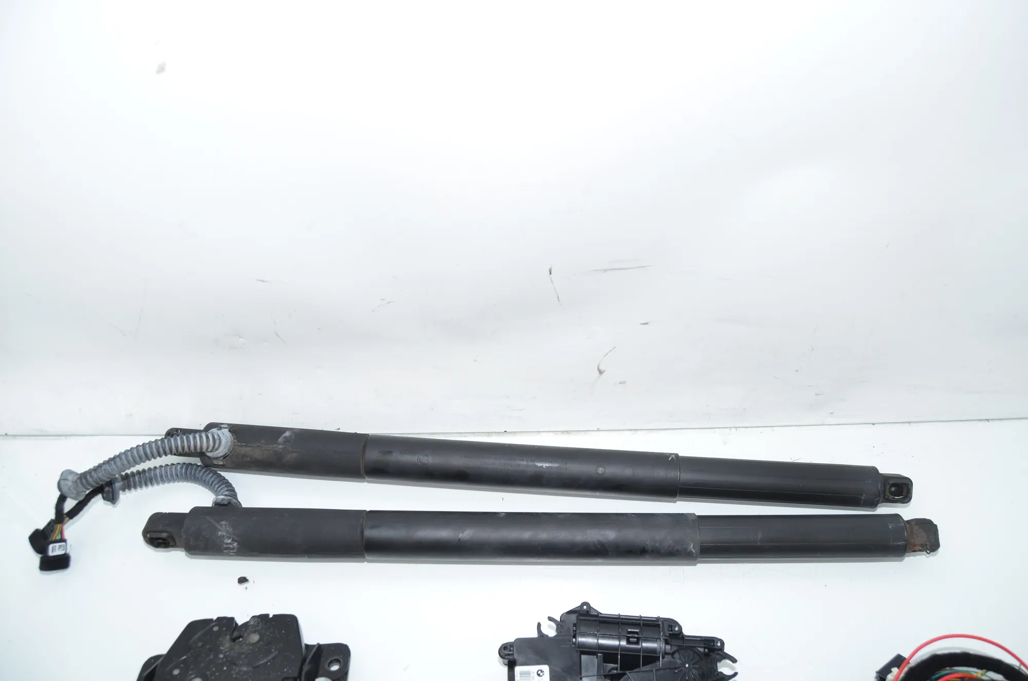 Electric Tailgate Opening Kit – OEM 7284597 · BMW 5 Gran Turismo (F07) 530 d xDrive 2010 – 2
