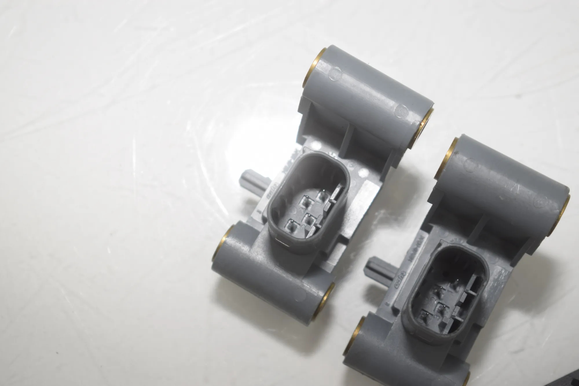 Front Left Impact Sensor – OEM 9159310 · BMW 5 Gran Turismo (F07) 530 d xDrive 2010 – 3
