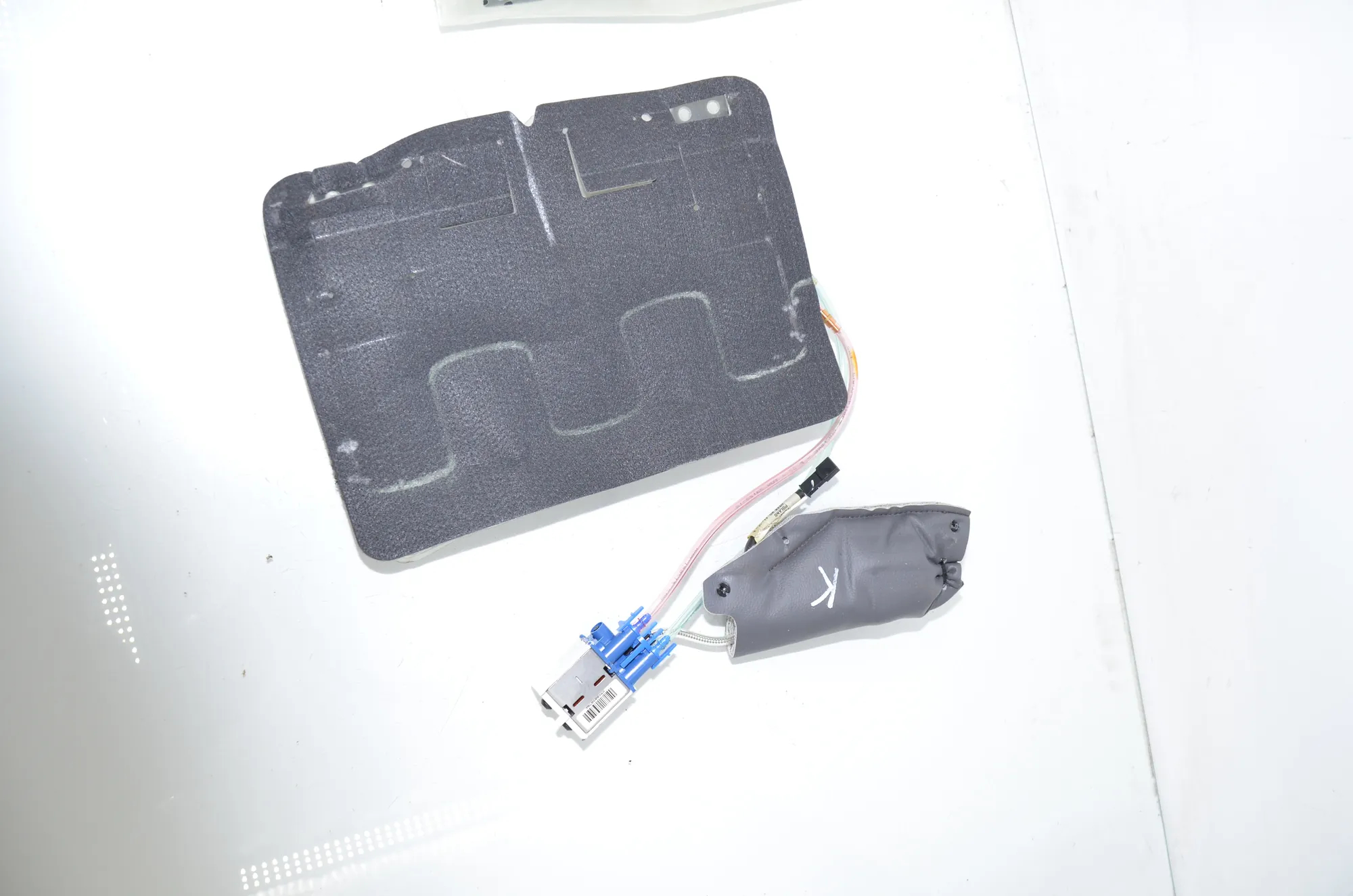Other Seat Parts – OEM 9180625 · BMW 5 Gran Turismo (F07) 530 d xDrive 2010 – 4
